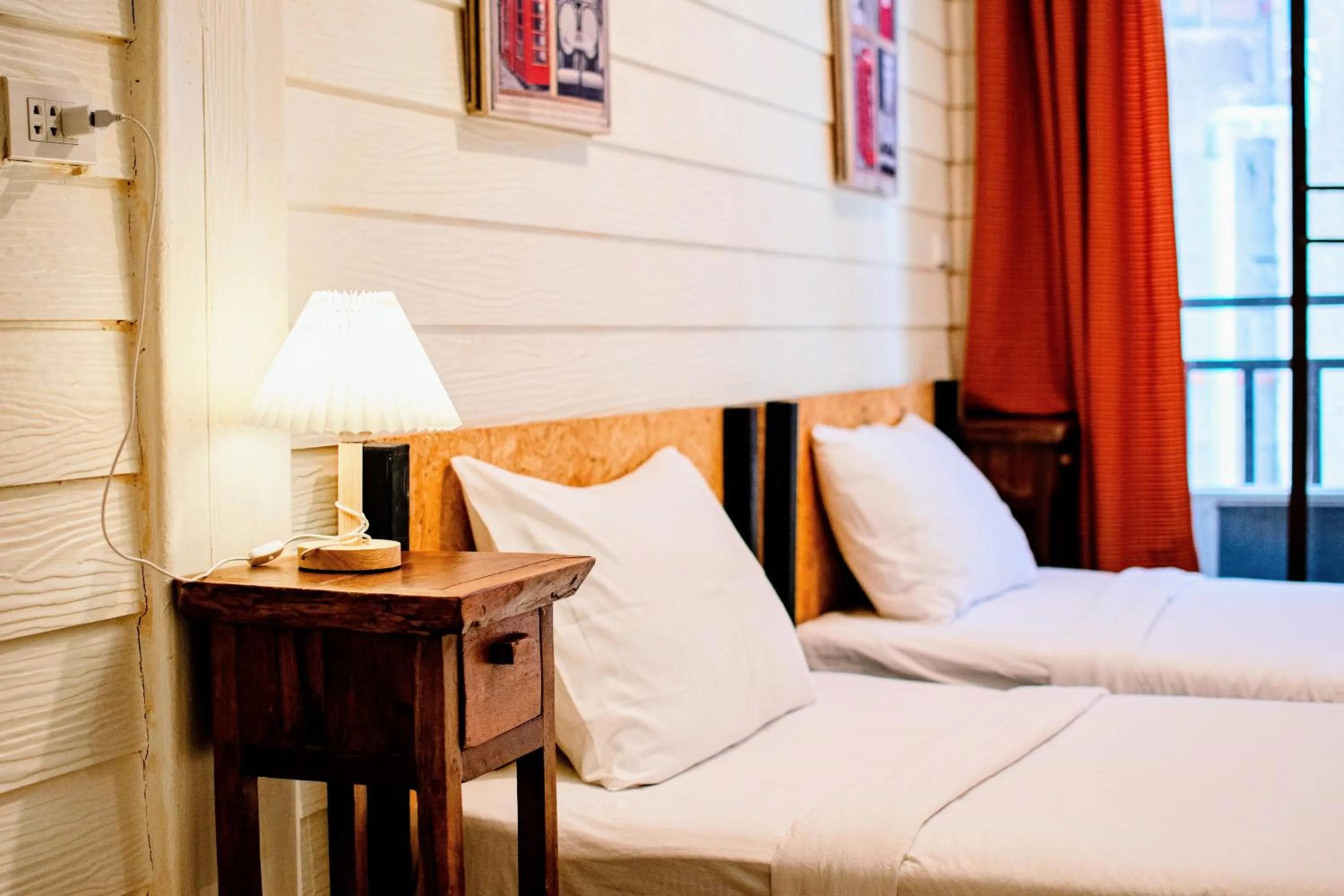 Bedroom, Bed in Back Home Backpackers Hostel