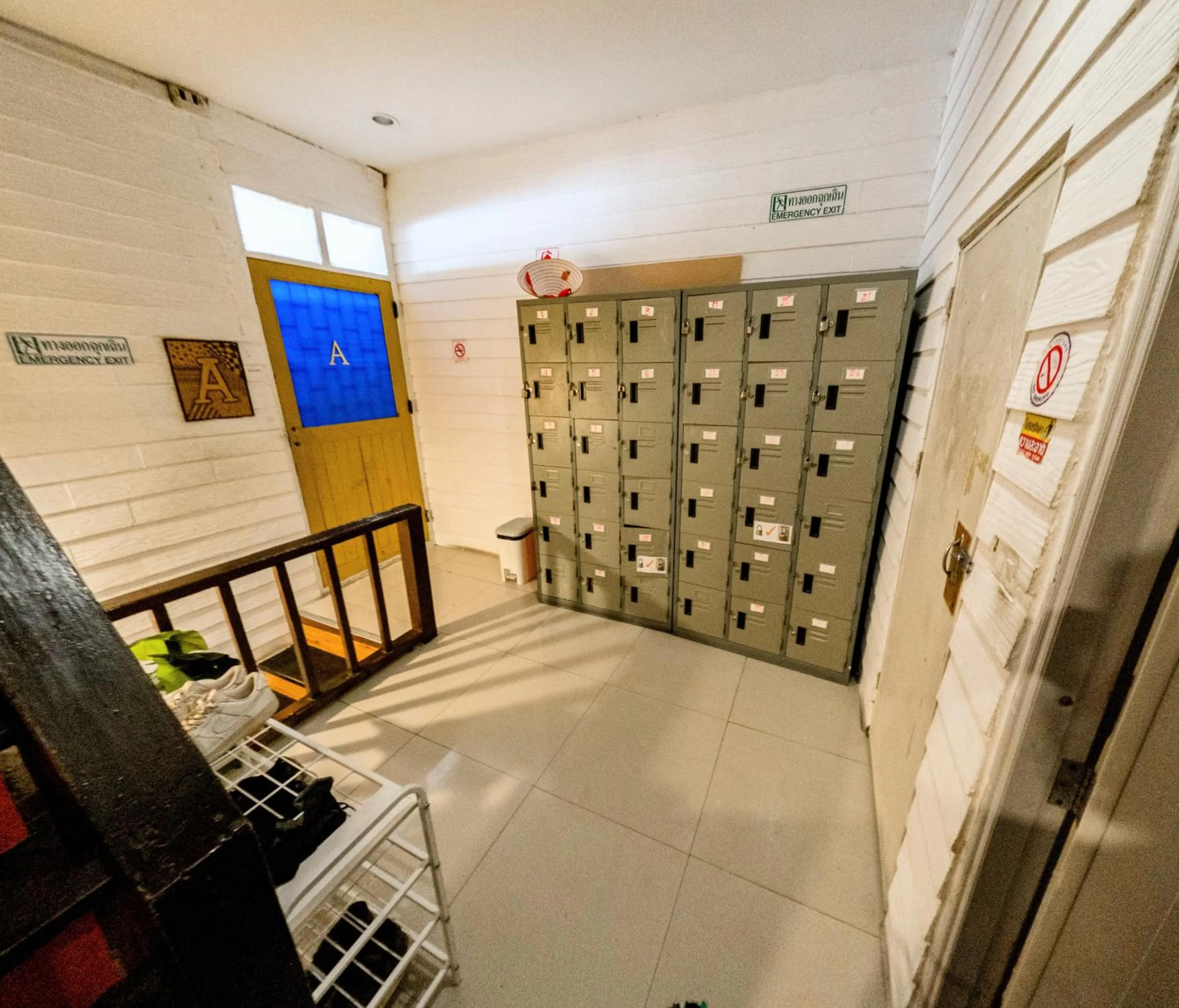 locker in Back Home Backpackers Hostel