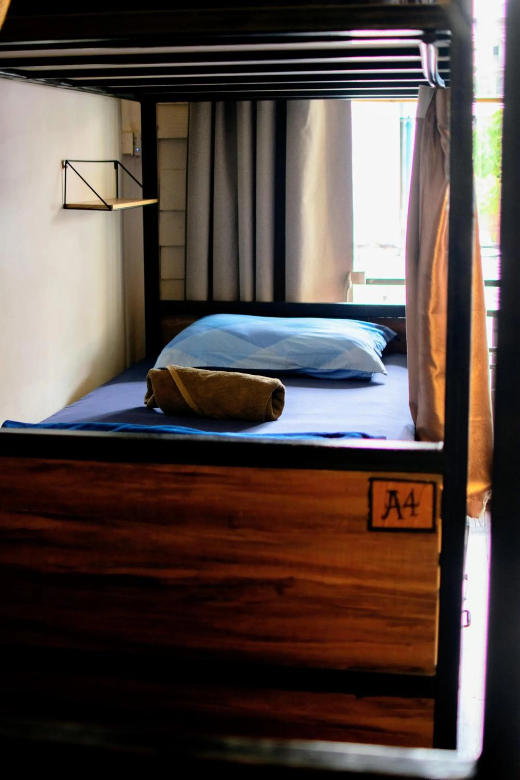 bunk bed, Bed in Back Home Backpackers Hostel