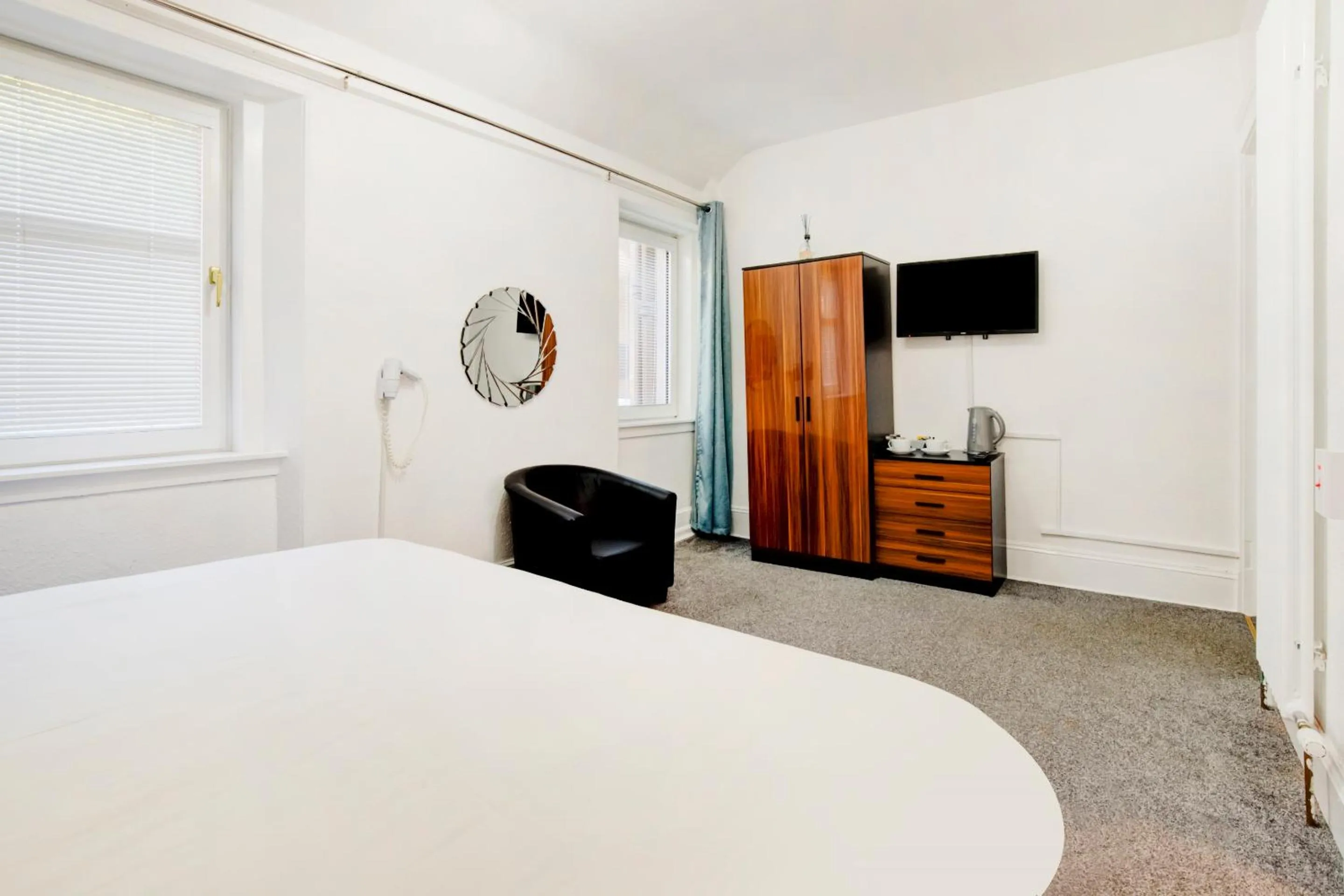 TV and multimedia in OYO Eastbank Hotel, Speyside Scotland