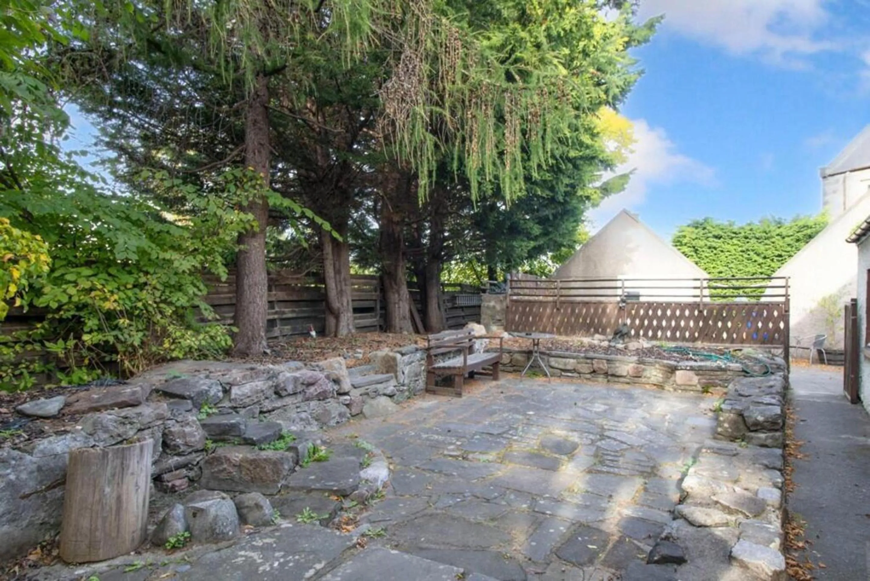Garden in OYO Eastbank Hotel, Speyside Scotland