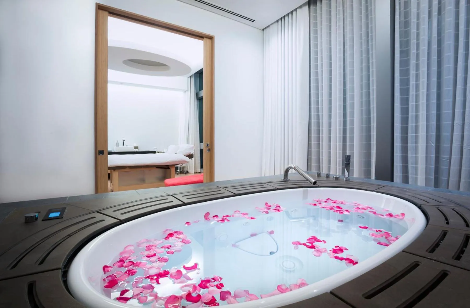 Spa and wellness centre/facilities in Sofitel Dubai Downtown