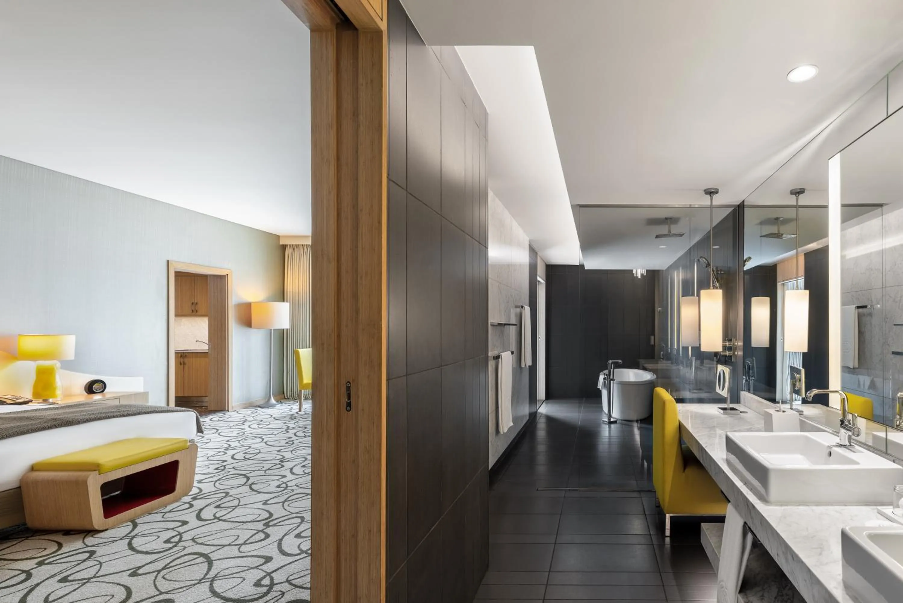 Bathroom, Bed in Sofitel Dubai Downtown