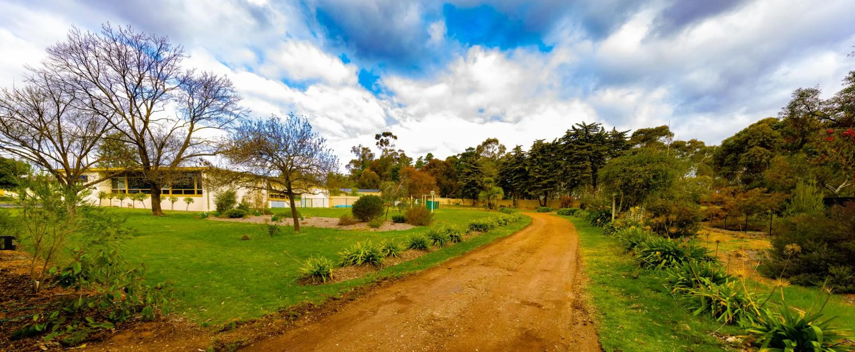 Garden in Golden Hills Motel