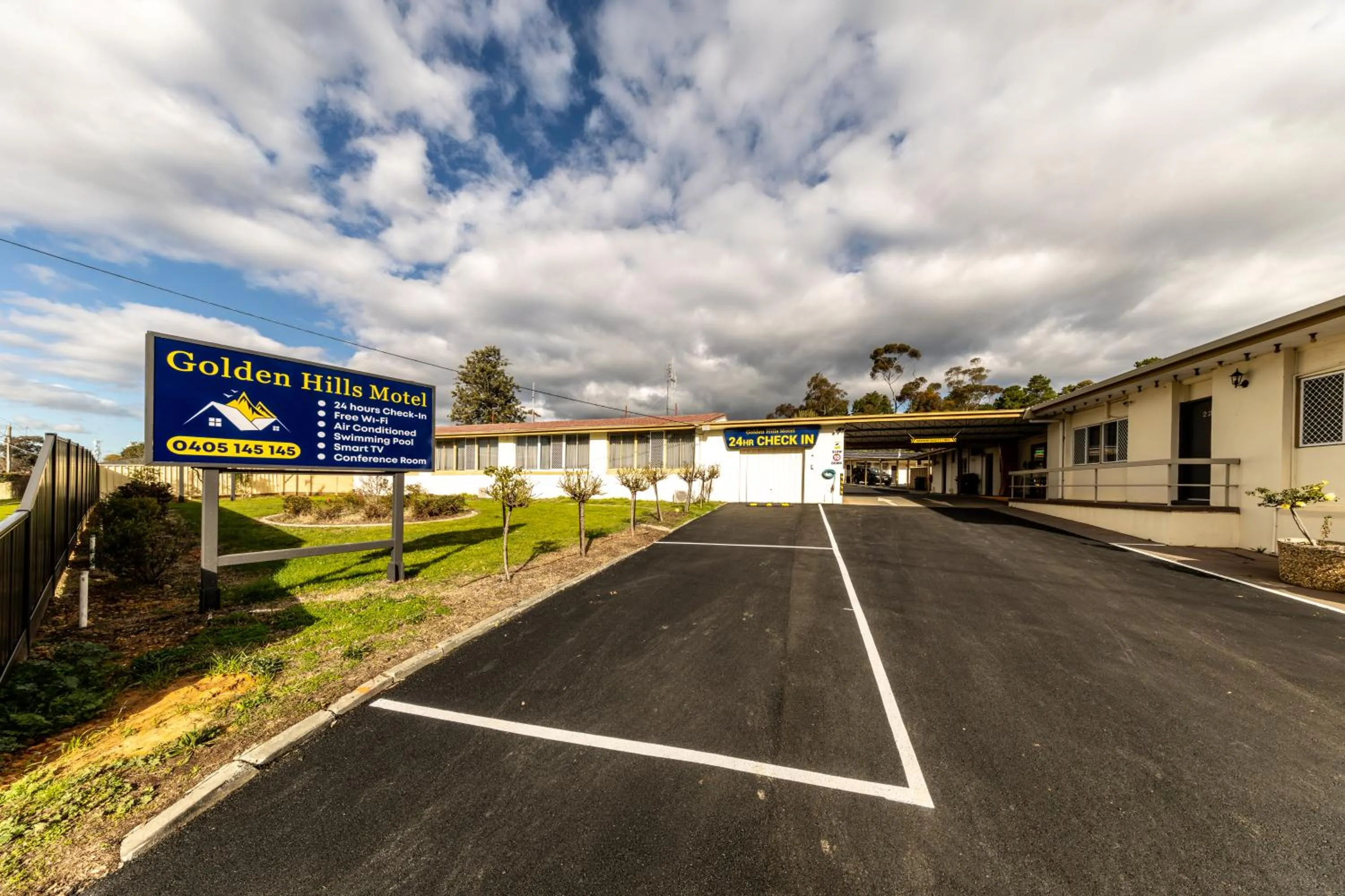 Property building in Golden Hills Motel