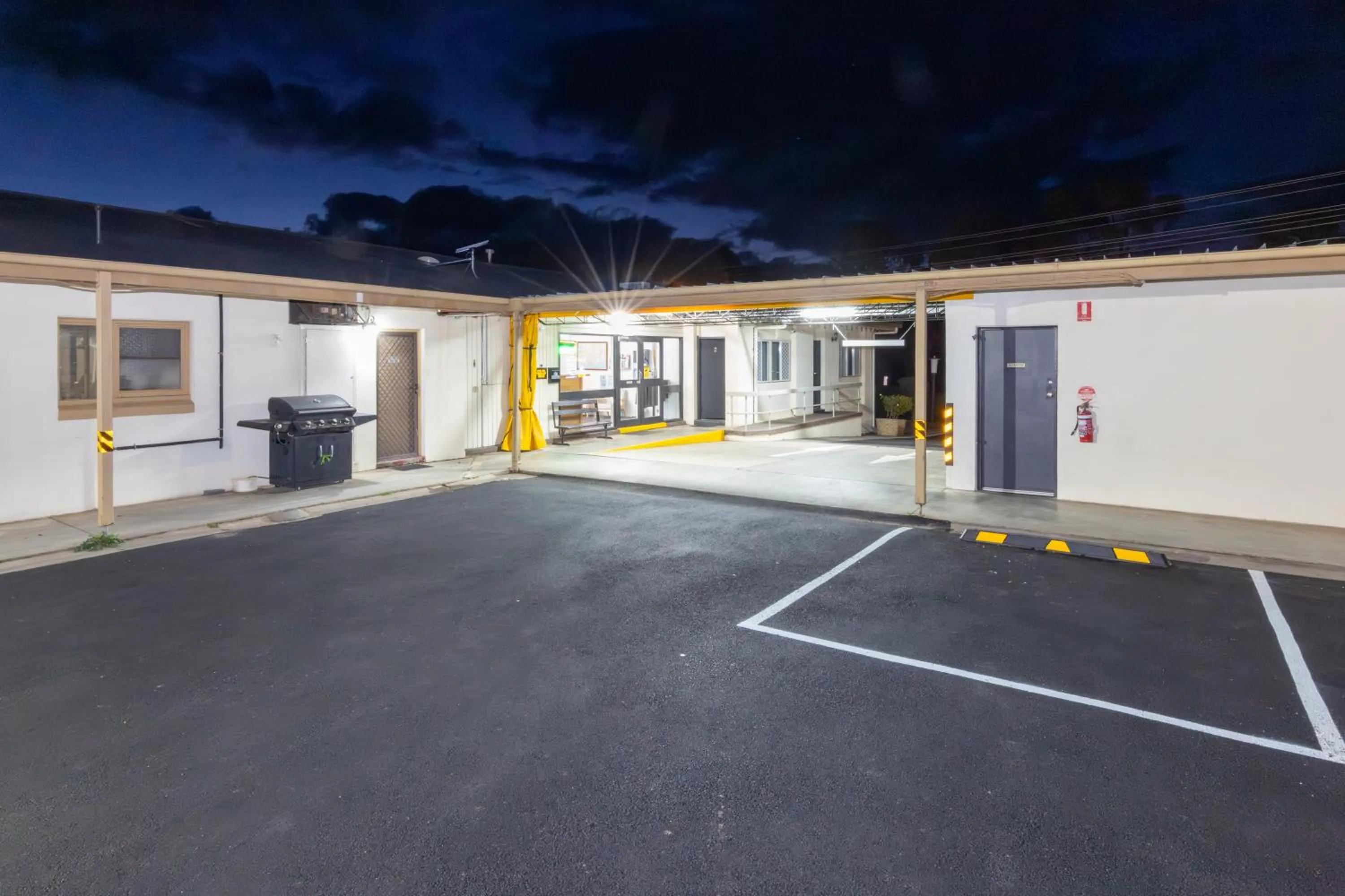 Property building in Golden Hills Motel