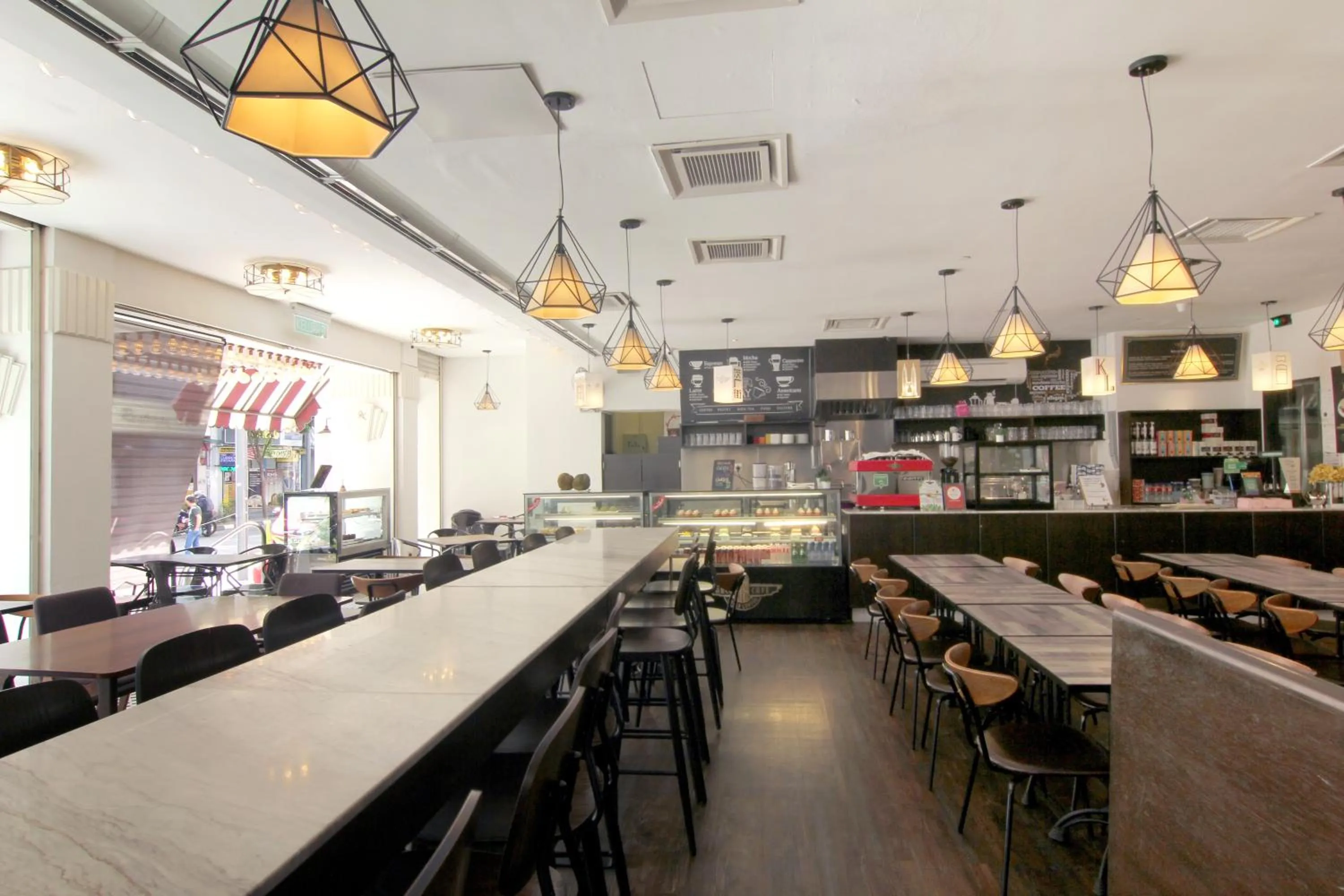 Restaurant/places to eat in Pacific Express Hotel Central Market Kuala Lumpur