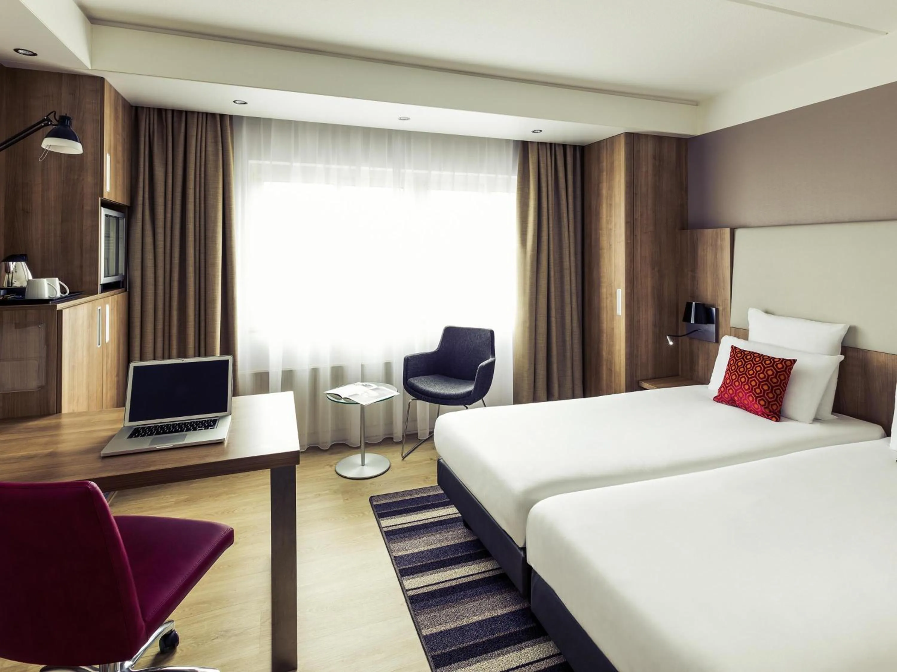 Bedroom, Bed in Mercure Hotel Nijmegen Centre