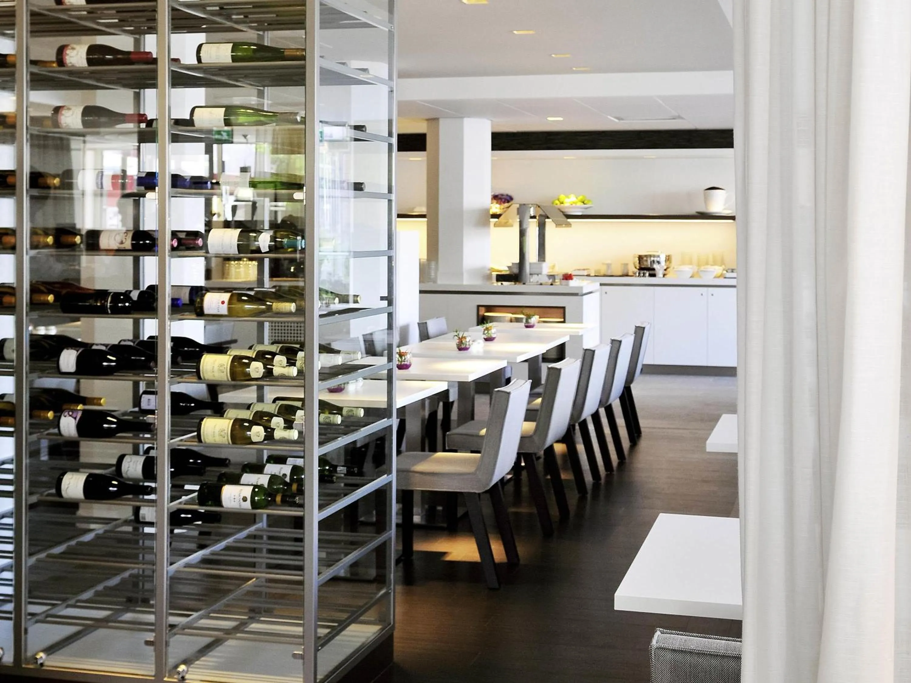 Lounge or bar in Mercure Hotel Nijmegen Centre