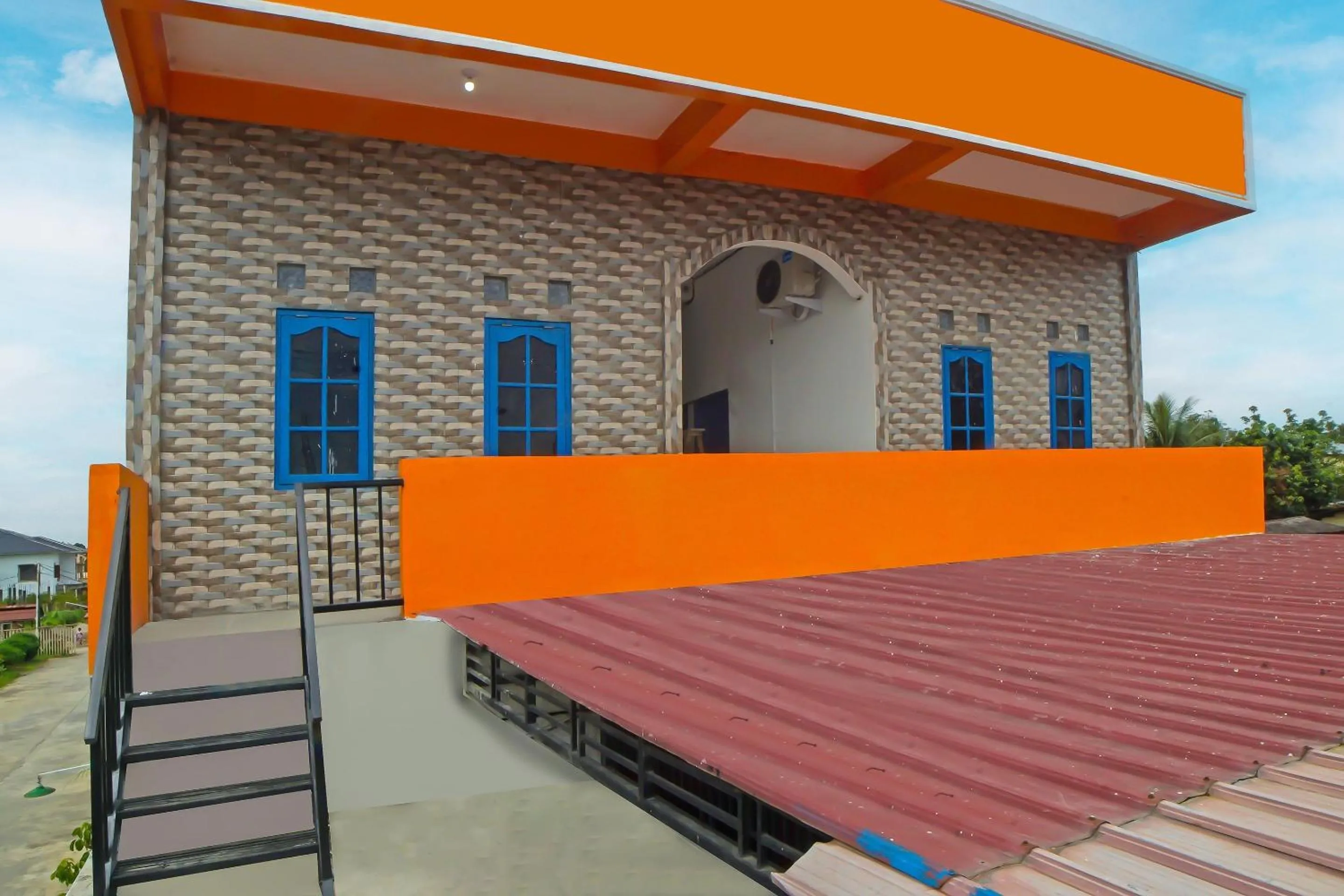 Facade/entrance in Hotel O Sri Ulina Homestay