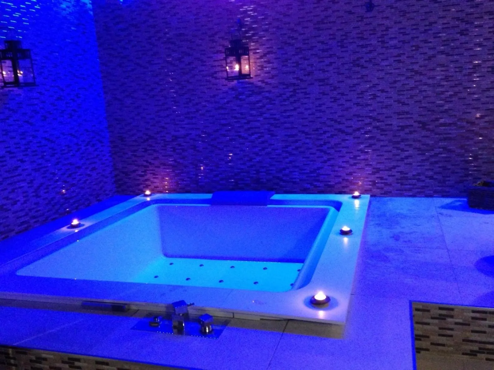 Hot Tub in Borgo Fantino - Residenze e Alloggi Vacanza