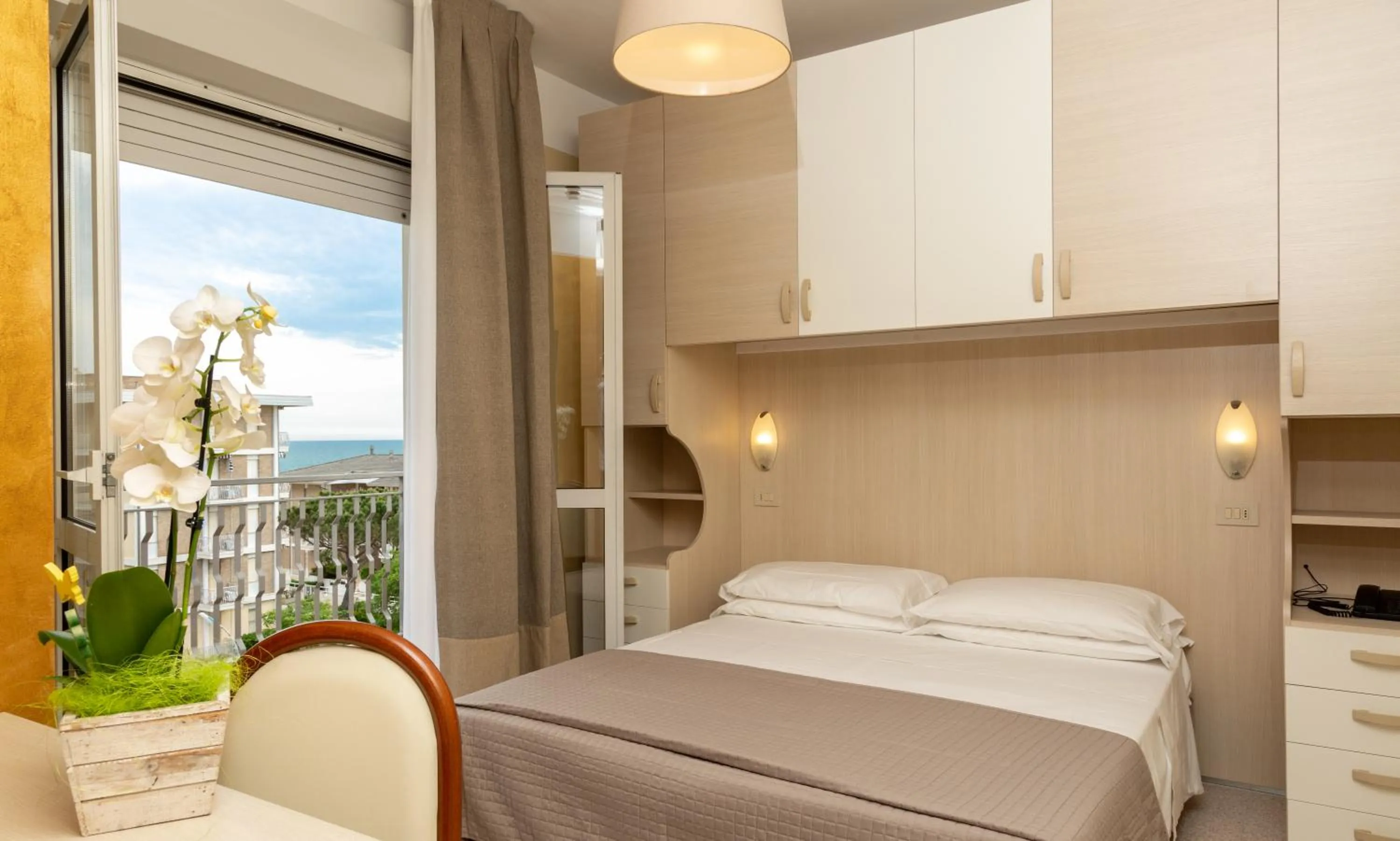 Bed in Acapulco Beach