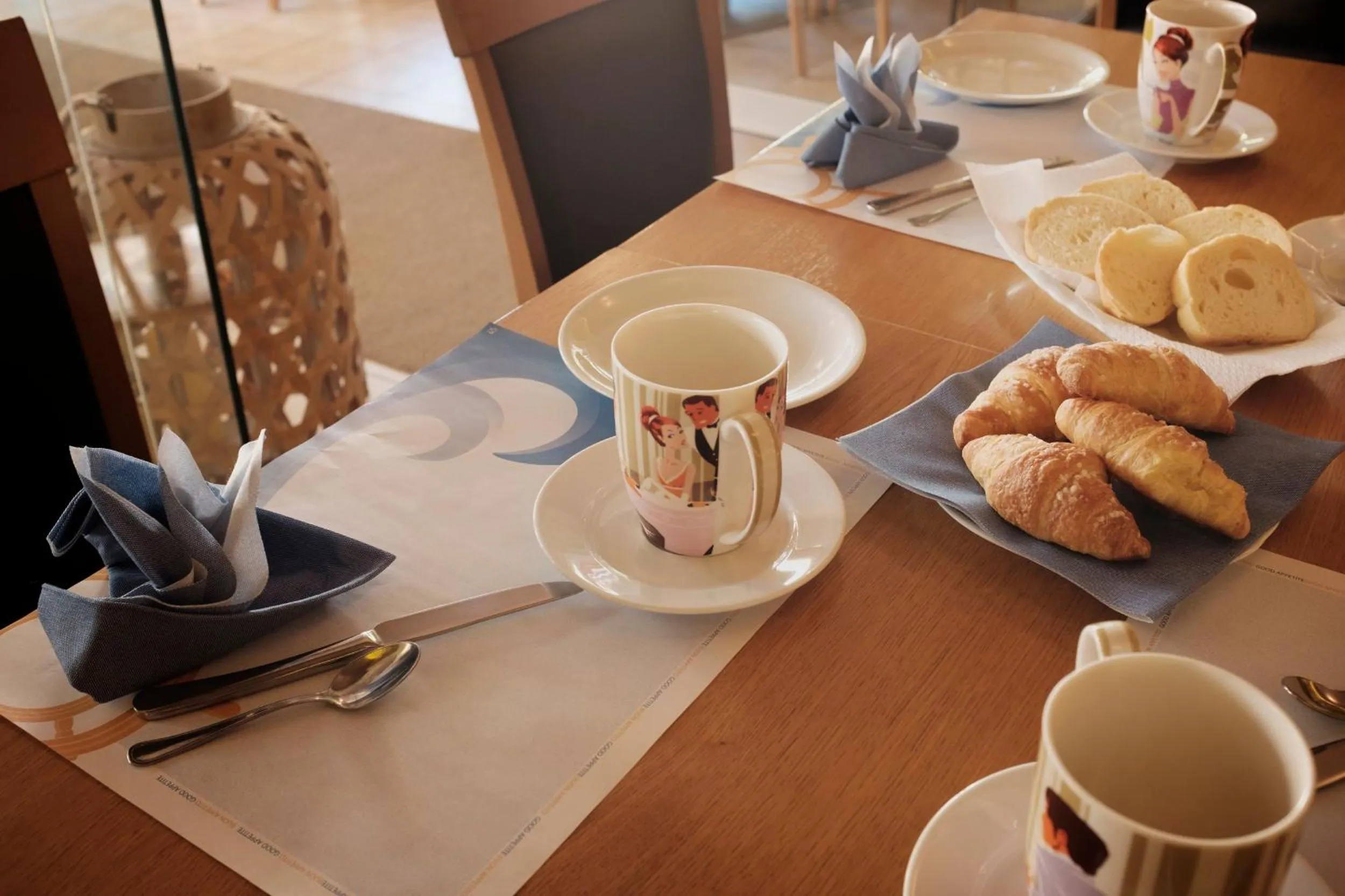 Breakfast in Acapulco Beach