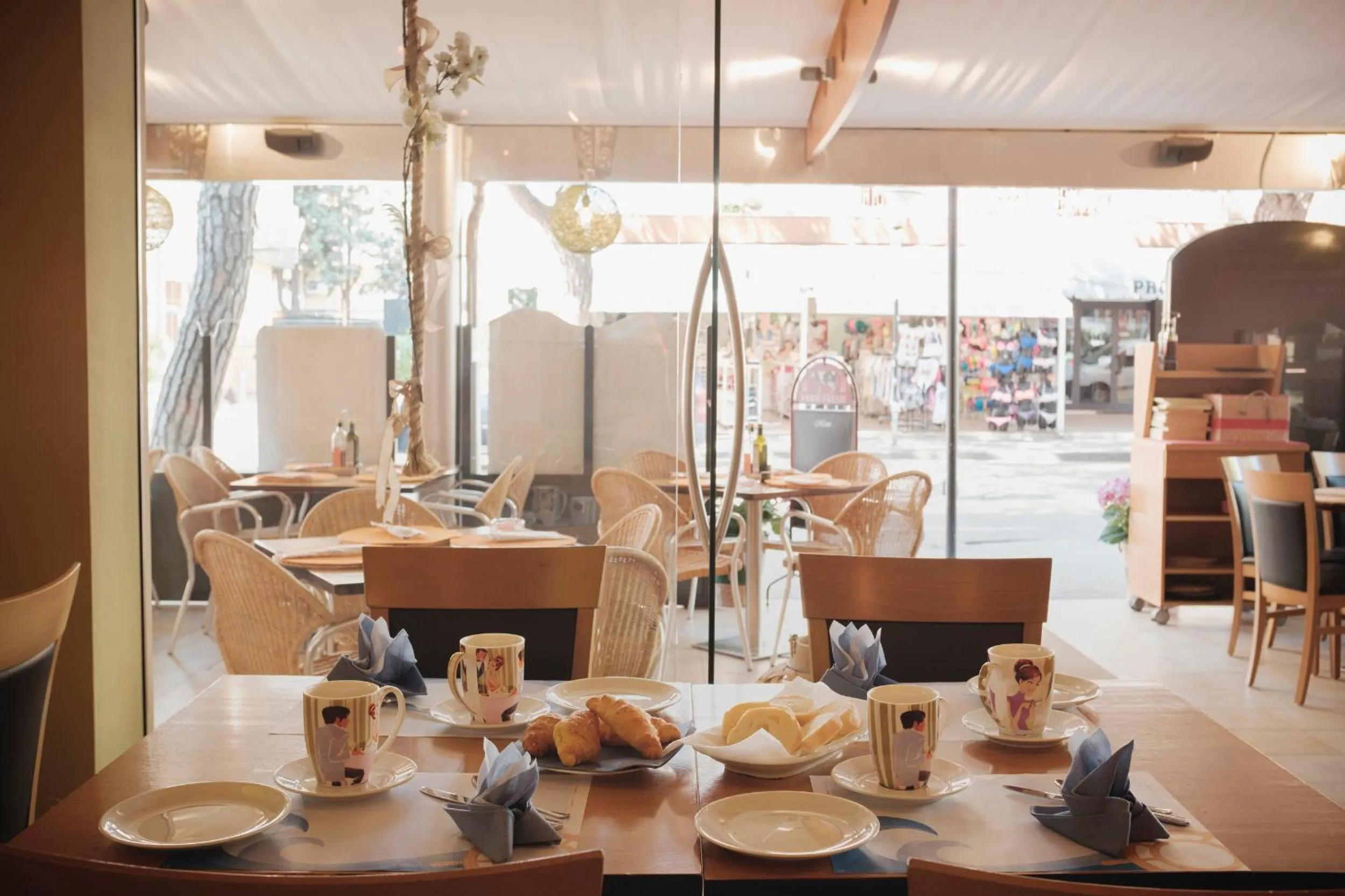 Restaurant/places to eat in Acapulco Beach