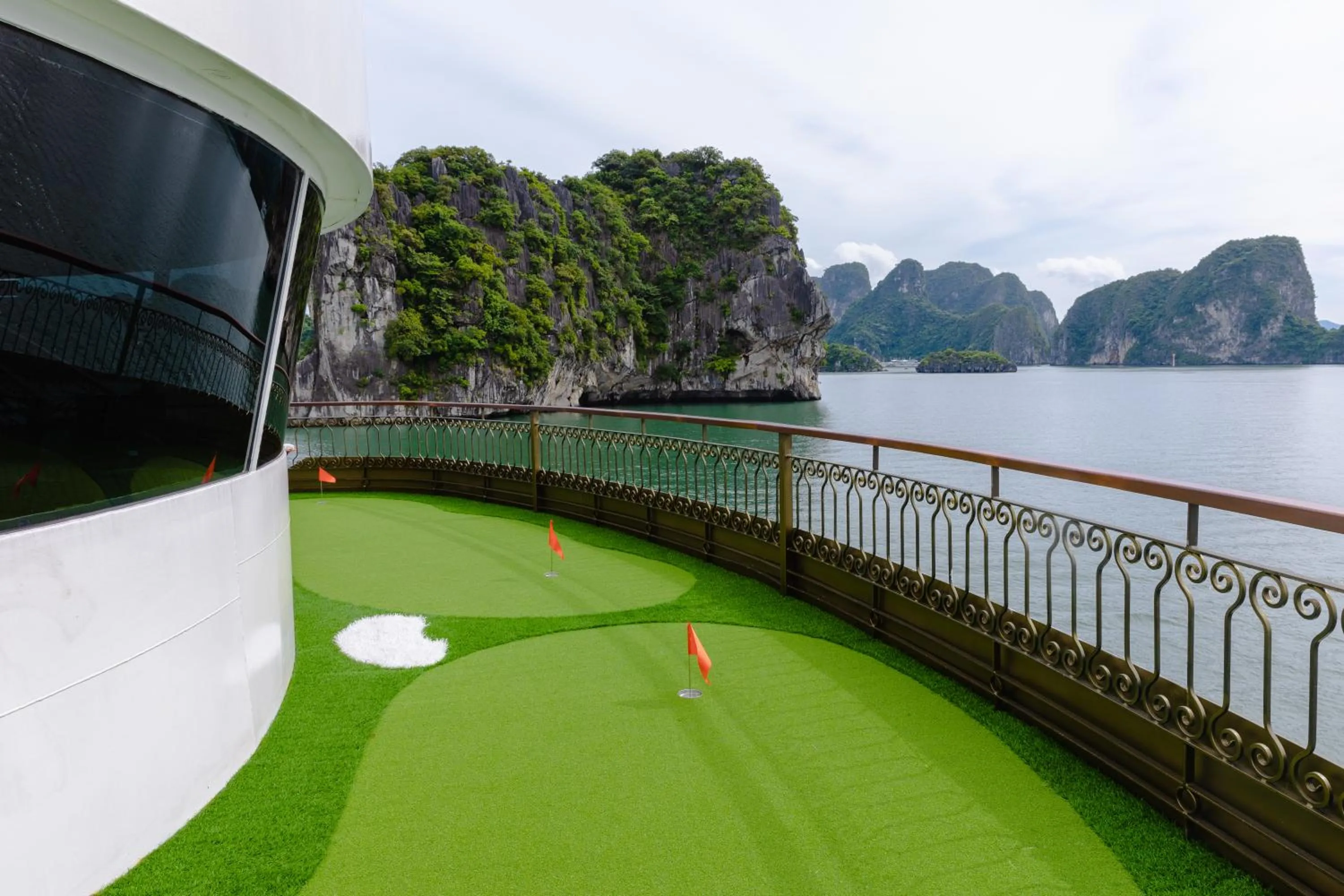 Golfcourse in Indochine Premium Halong Bay
