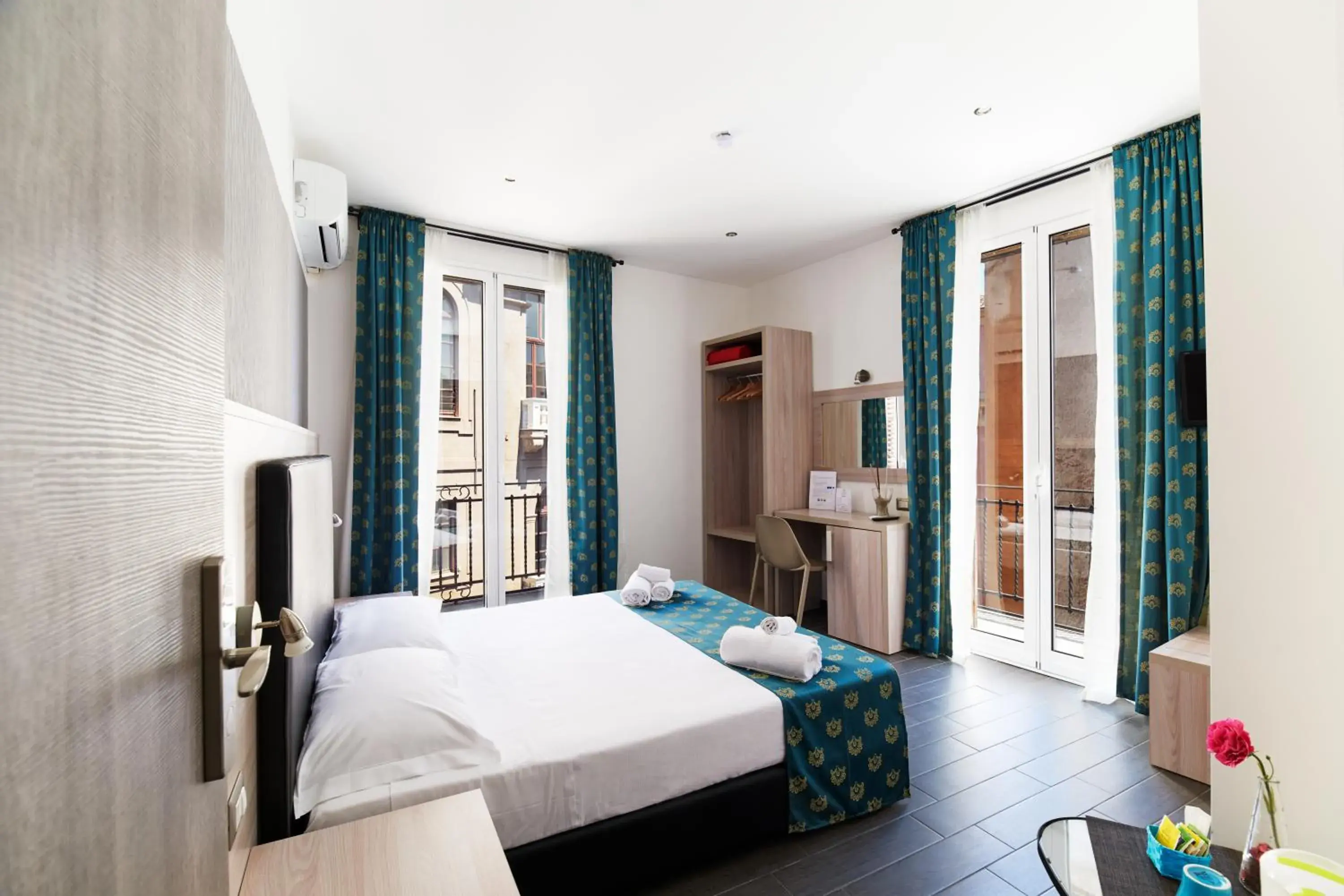 Queen Room in La Terrazza sul Centro Queen Room in La Terrazza sul Centro