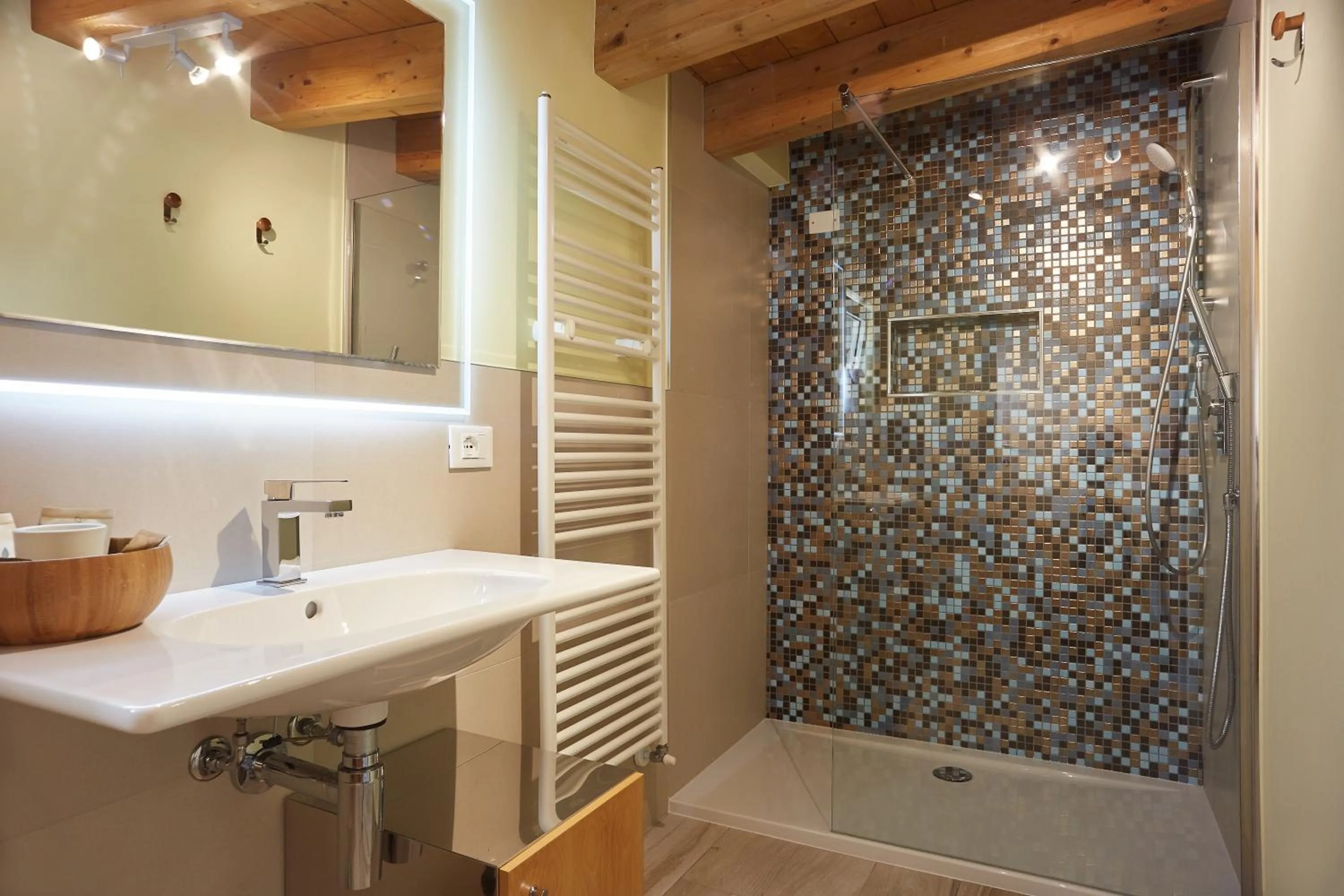 Shower in B&B Agorà