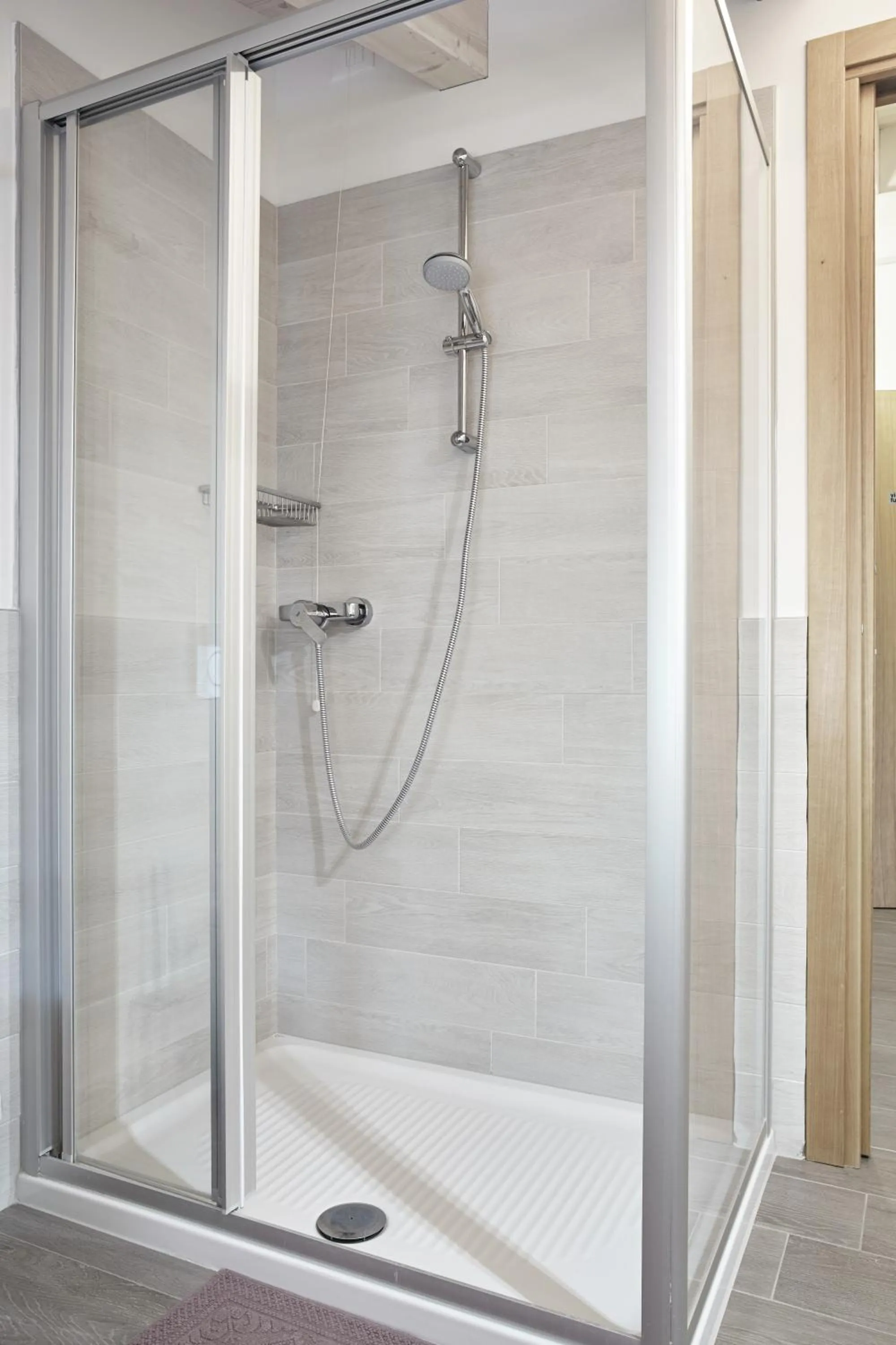 Shower in B&B Agorà