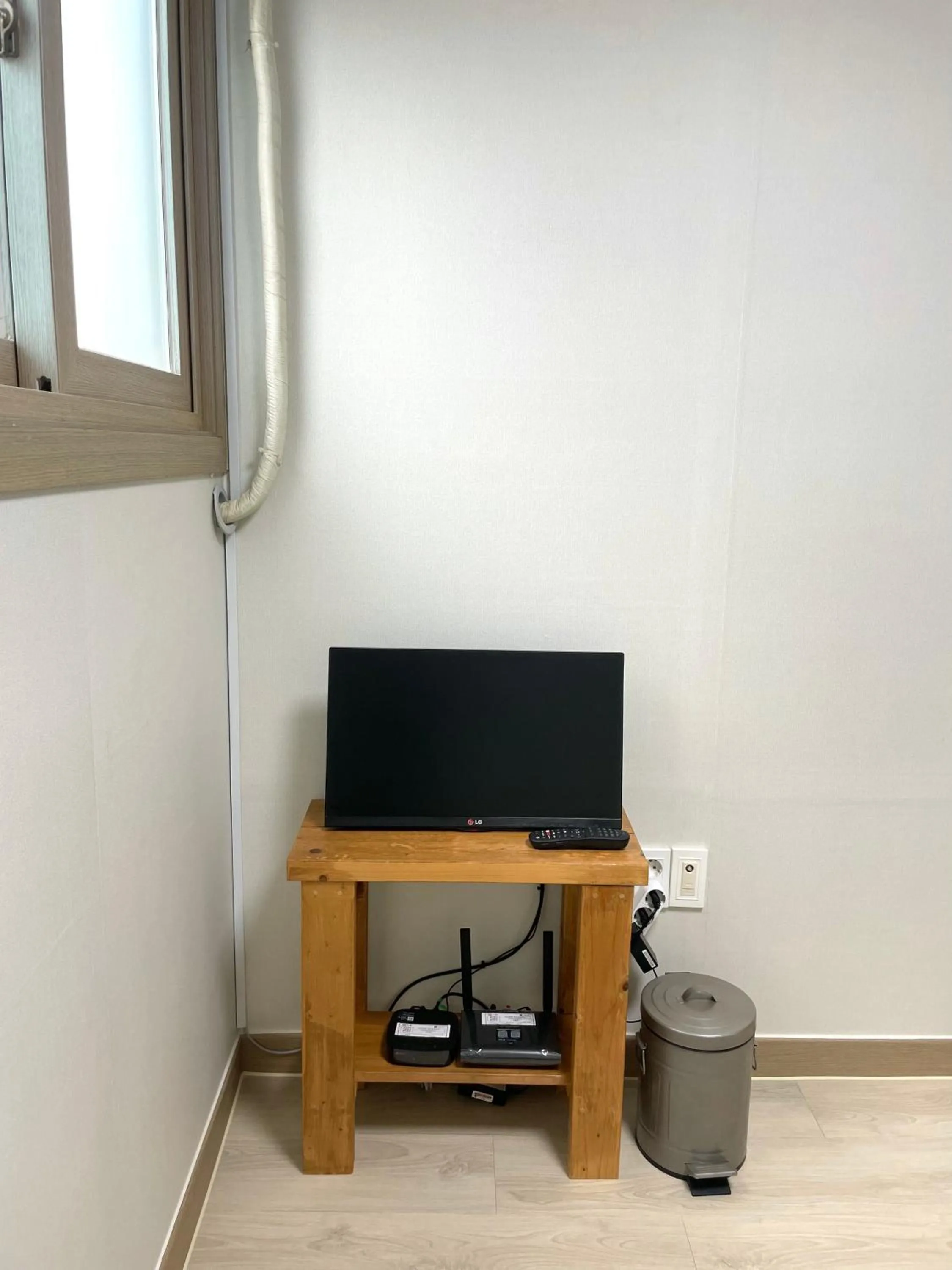 TV and multimedia in Danaharu Guesthouse