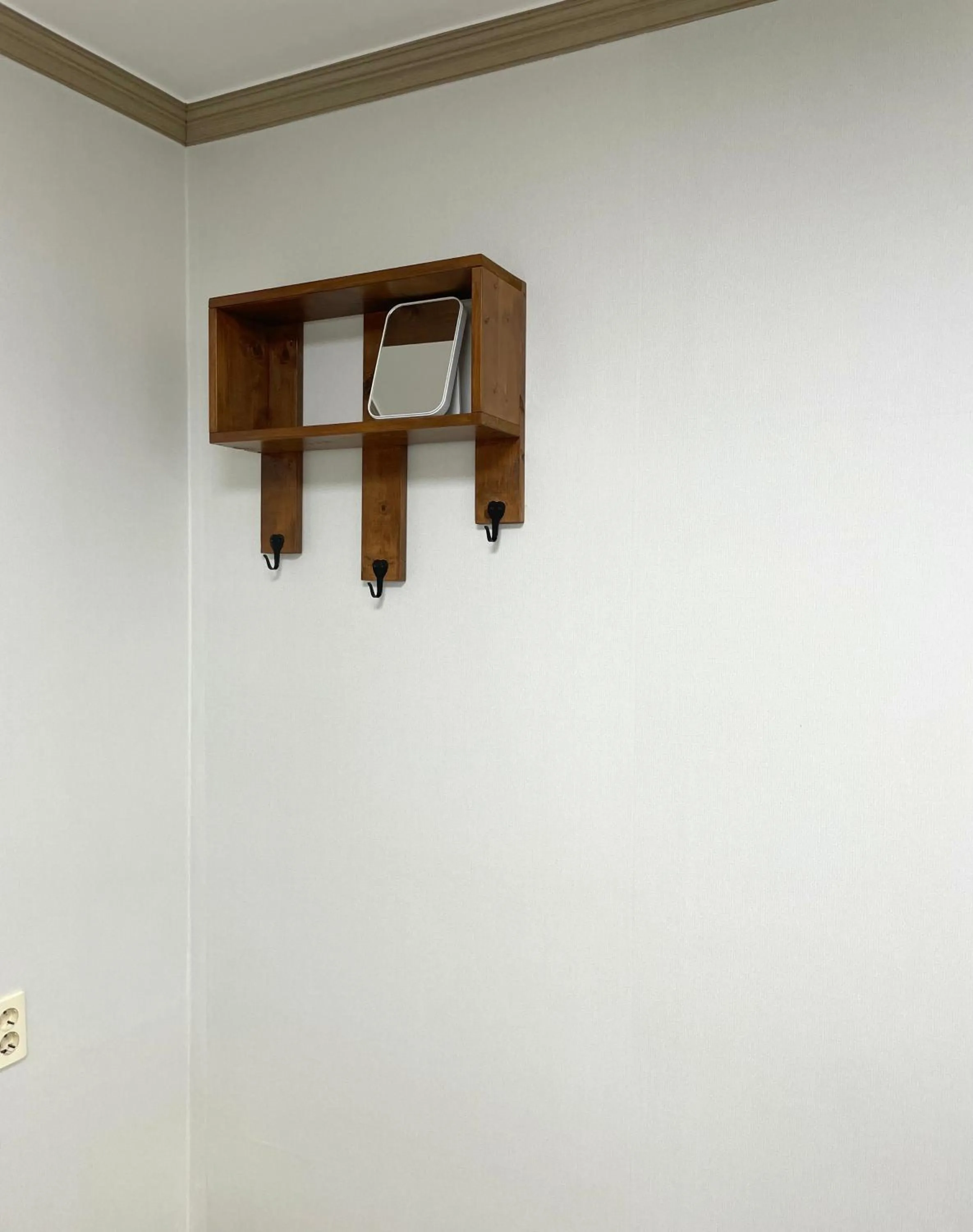 wardrobe in Danaharu Guesthouse