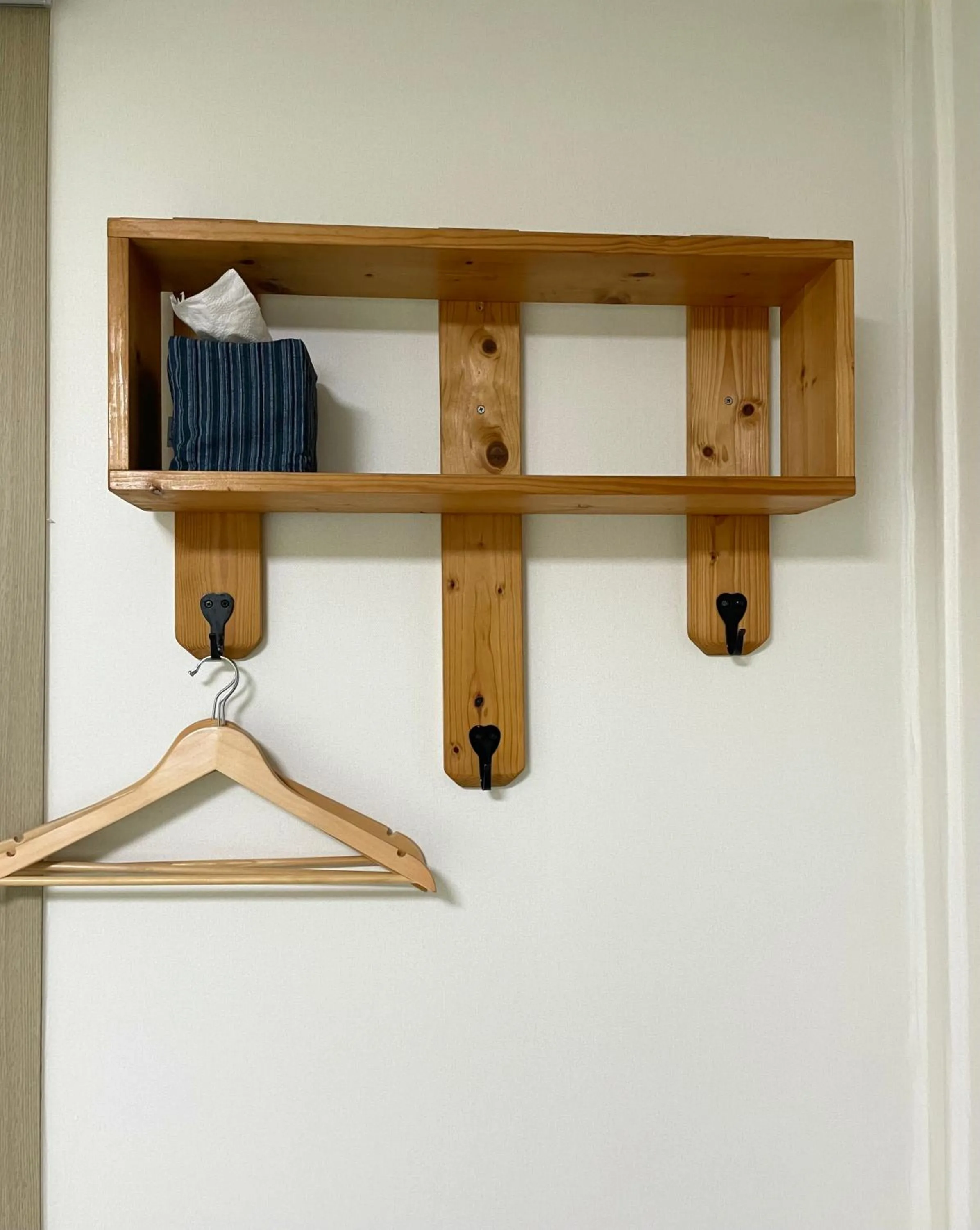 wardrobe in Danaharu Guesthouse