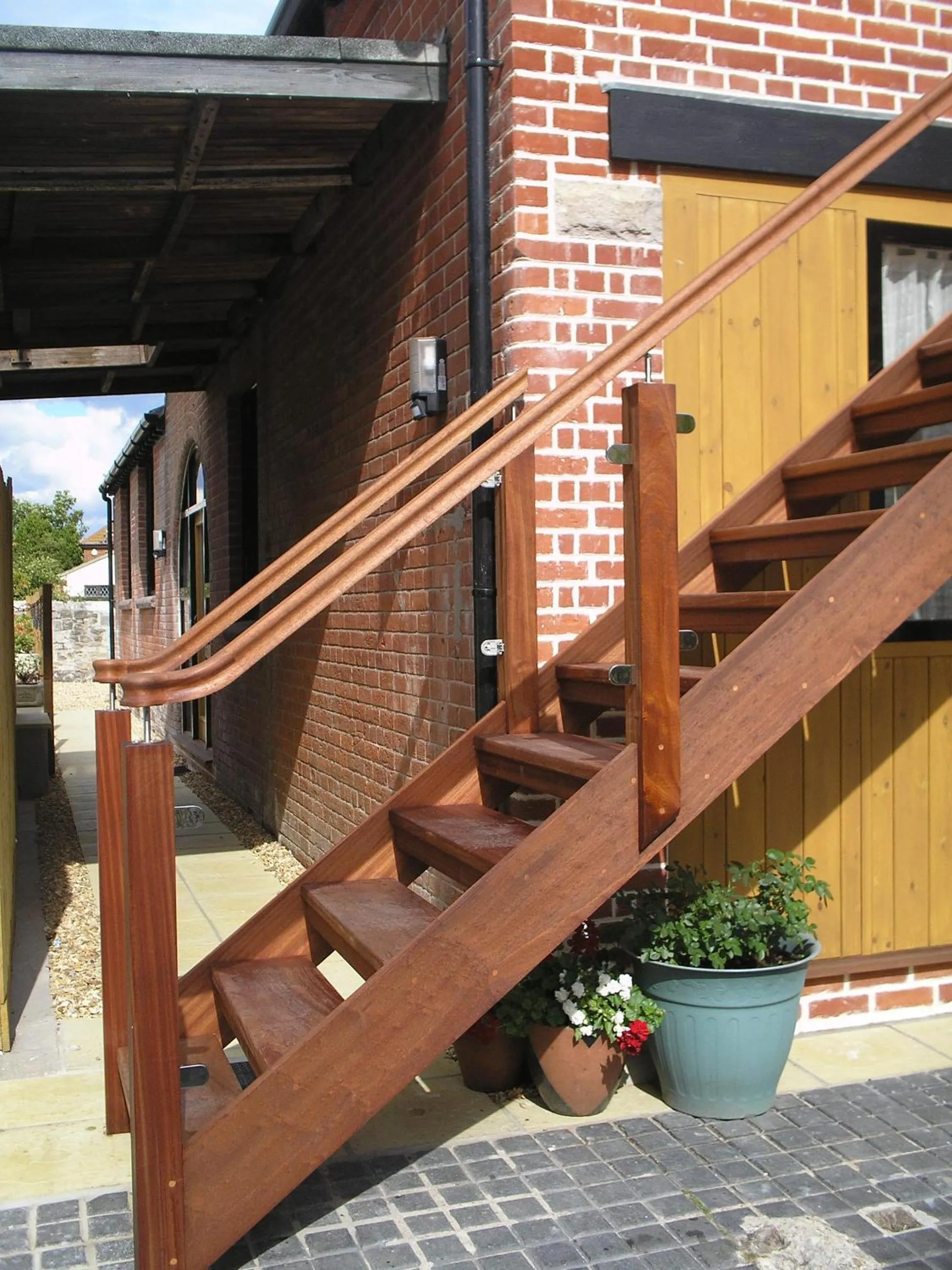 Facade/entrance in The Royal Oak
