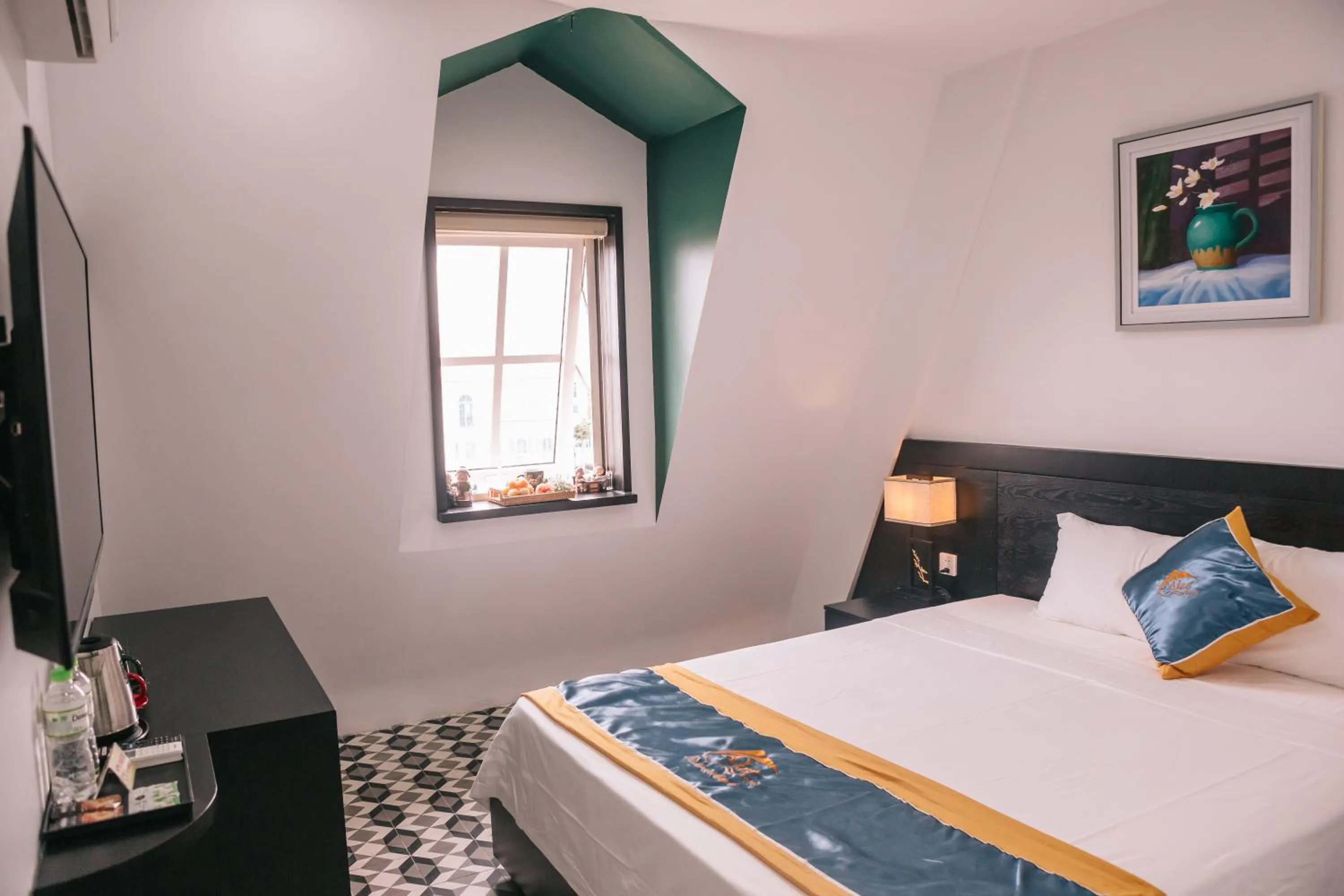 Bed in Alee HaLong Hotel