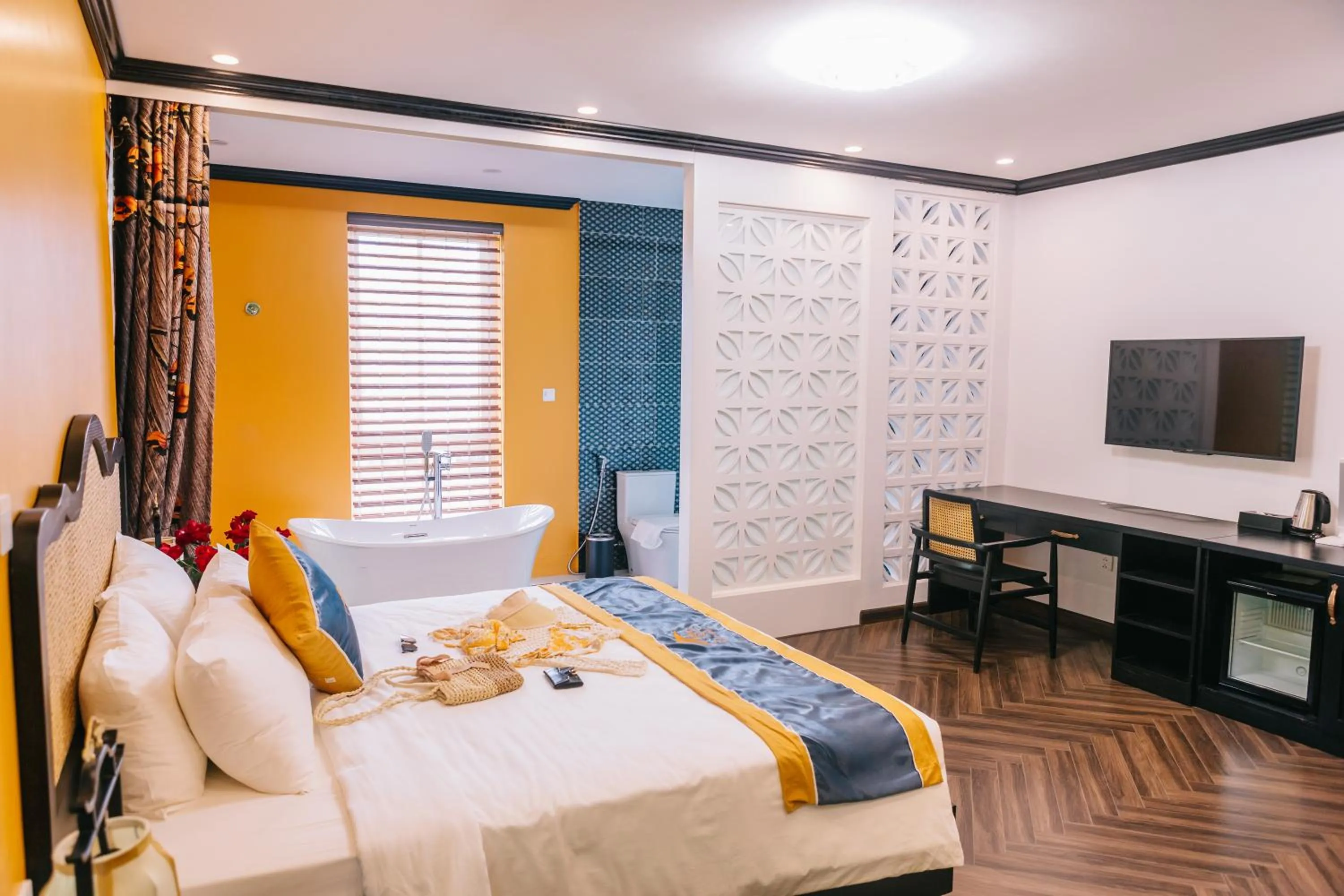 Bed in Alee HaLong Hotel