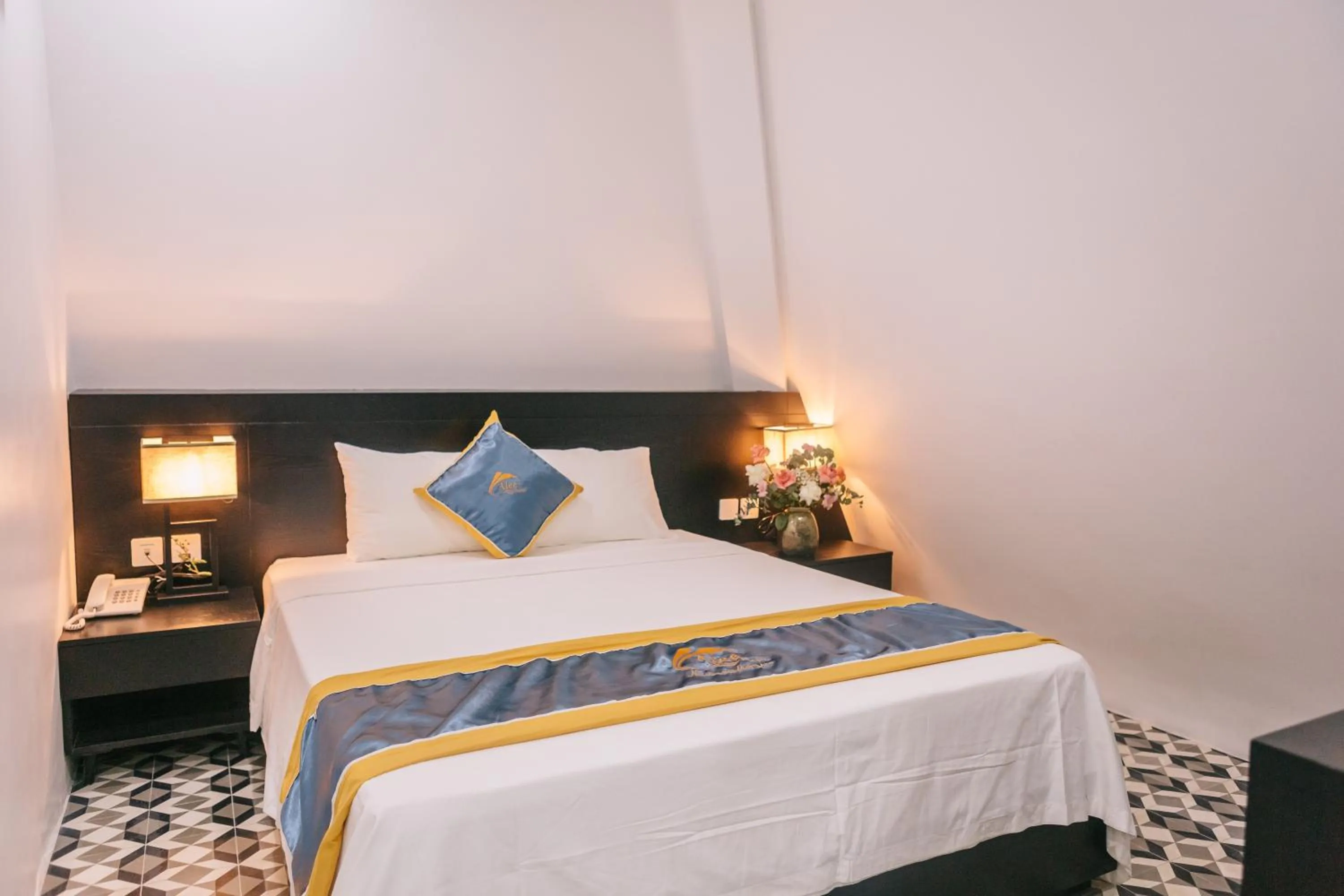 Bed in Alee HaLong Hotel