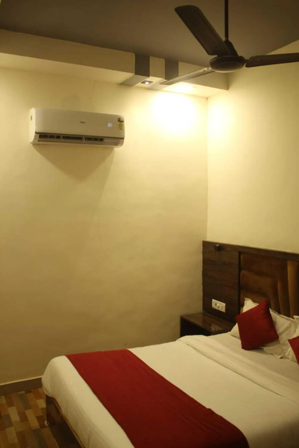 Bed in Hotel Siddharth Residency- Siddharth Nagar, Goregaon West