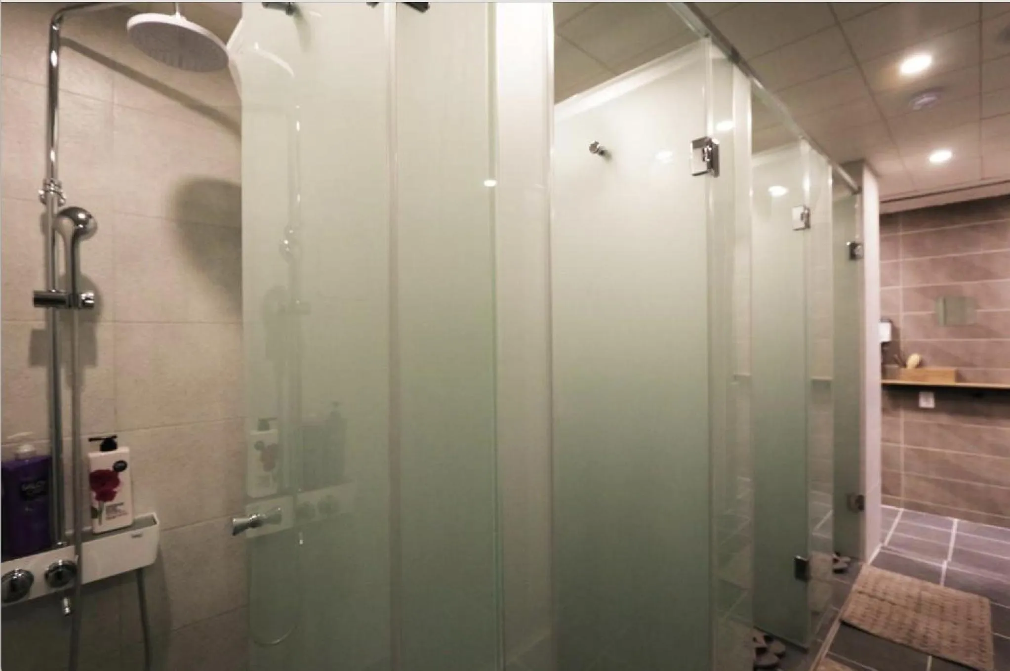 Shower in Blueboat Hostel Jeonju