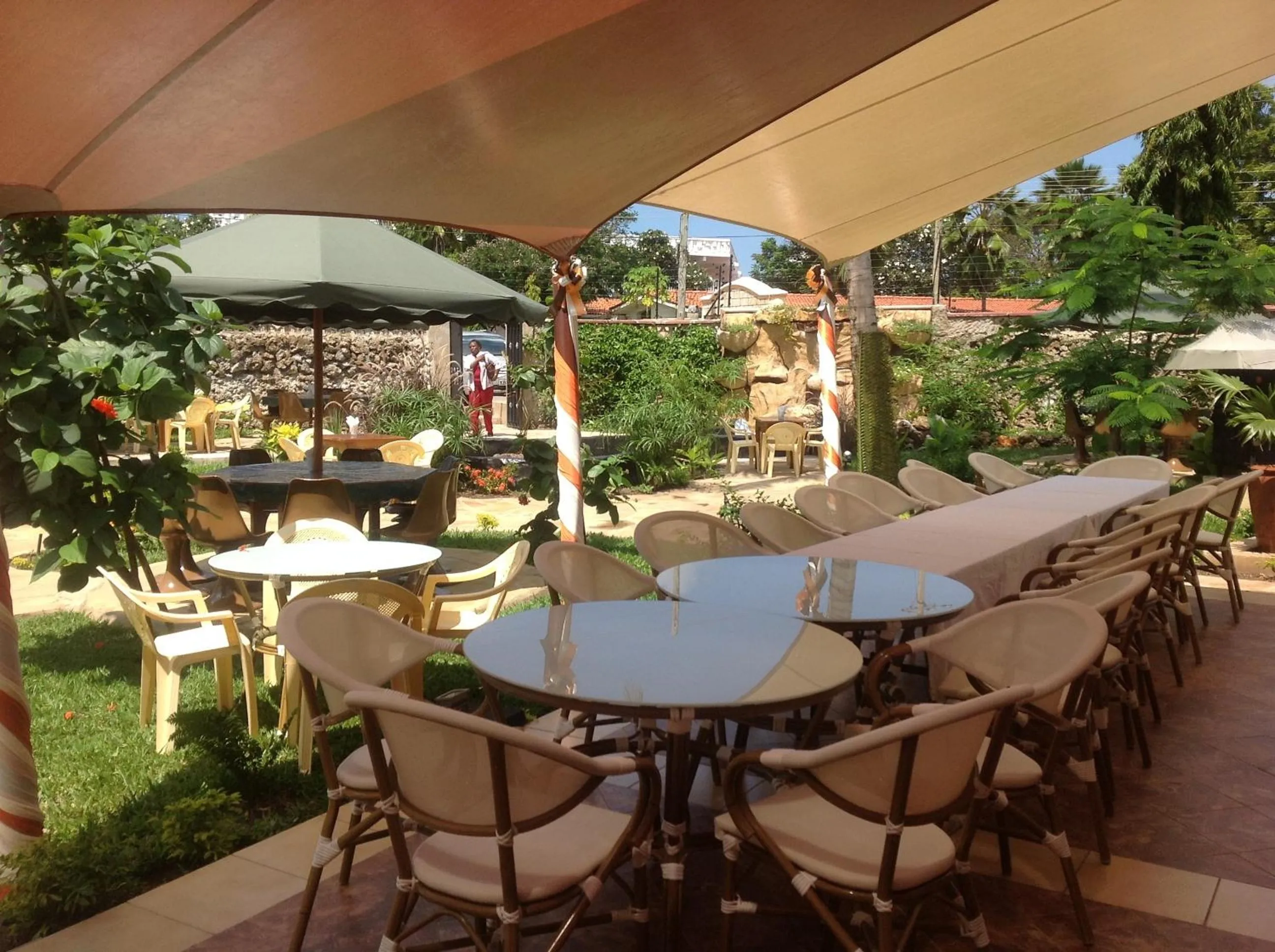 Restaurant/places to eat in Moffat Court Boutique Hotel