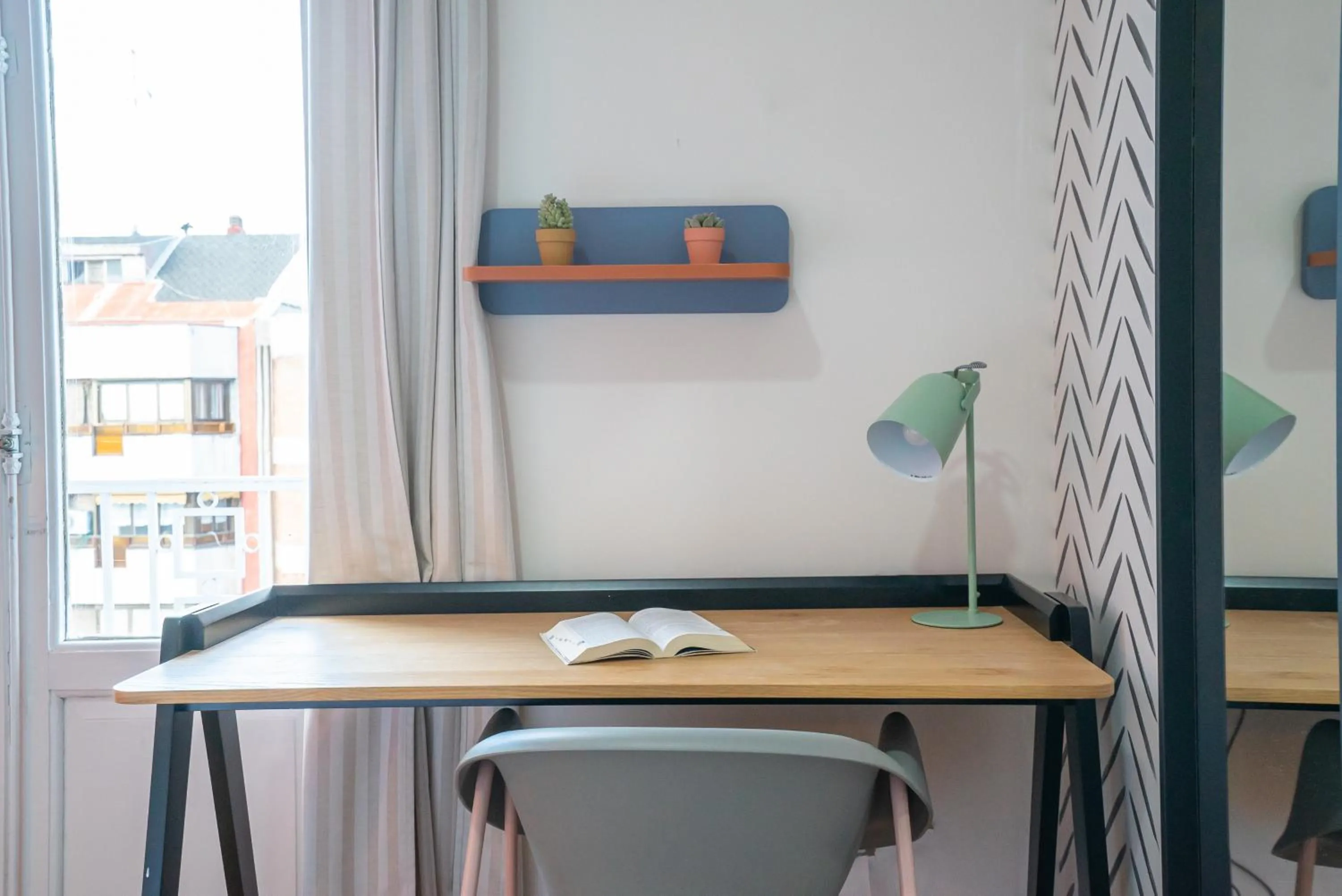 hair dresser in Live It Madrid Chamberi