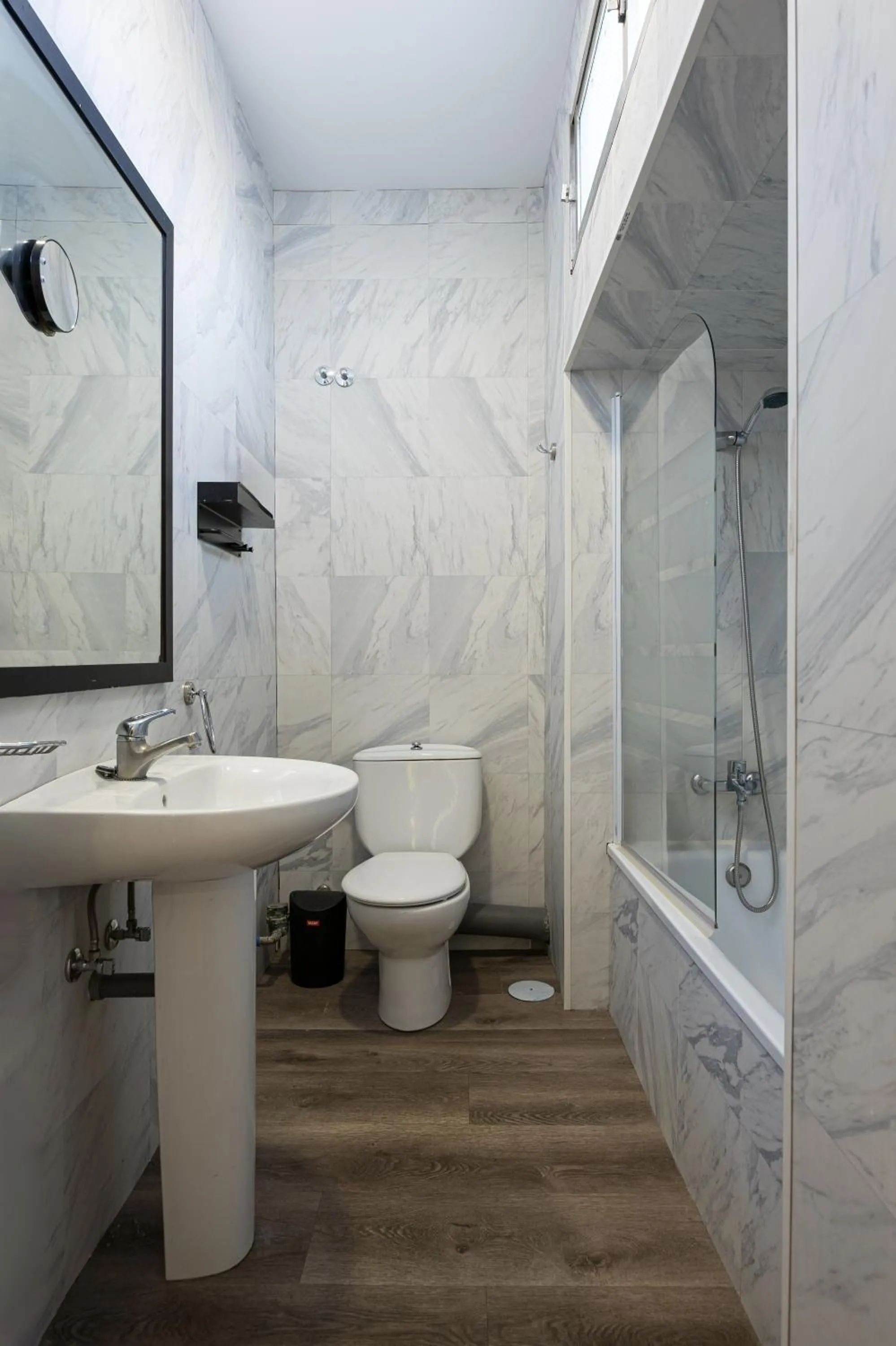 Bathroom in Live It Madrid Chamberi