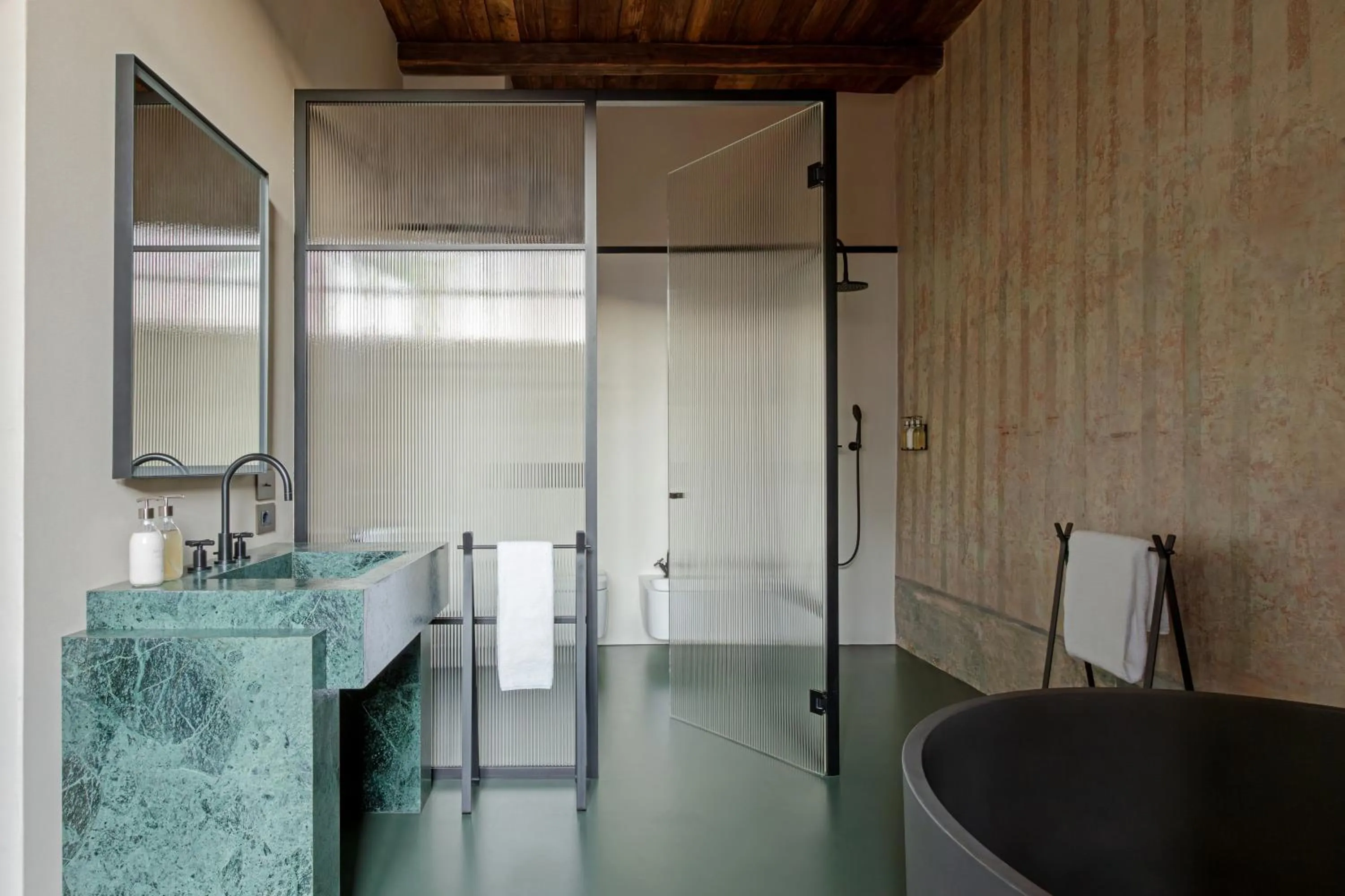 Bathroom in Palazzo Petrvs