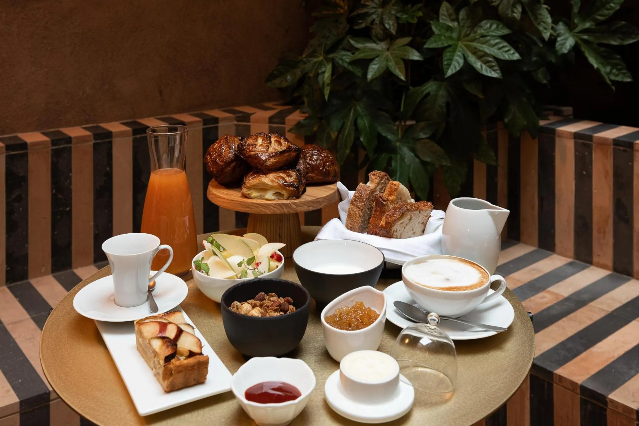 Breakfast in Palazzo Petrvs