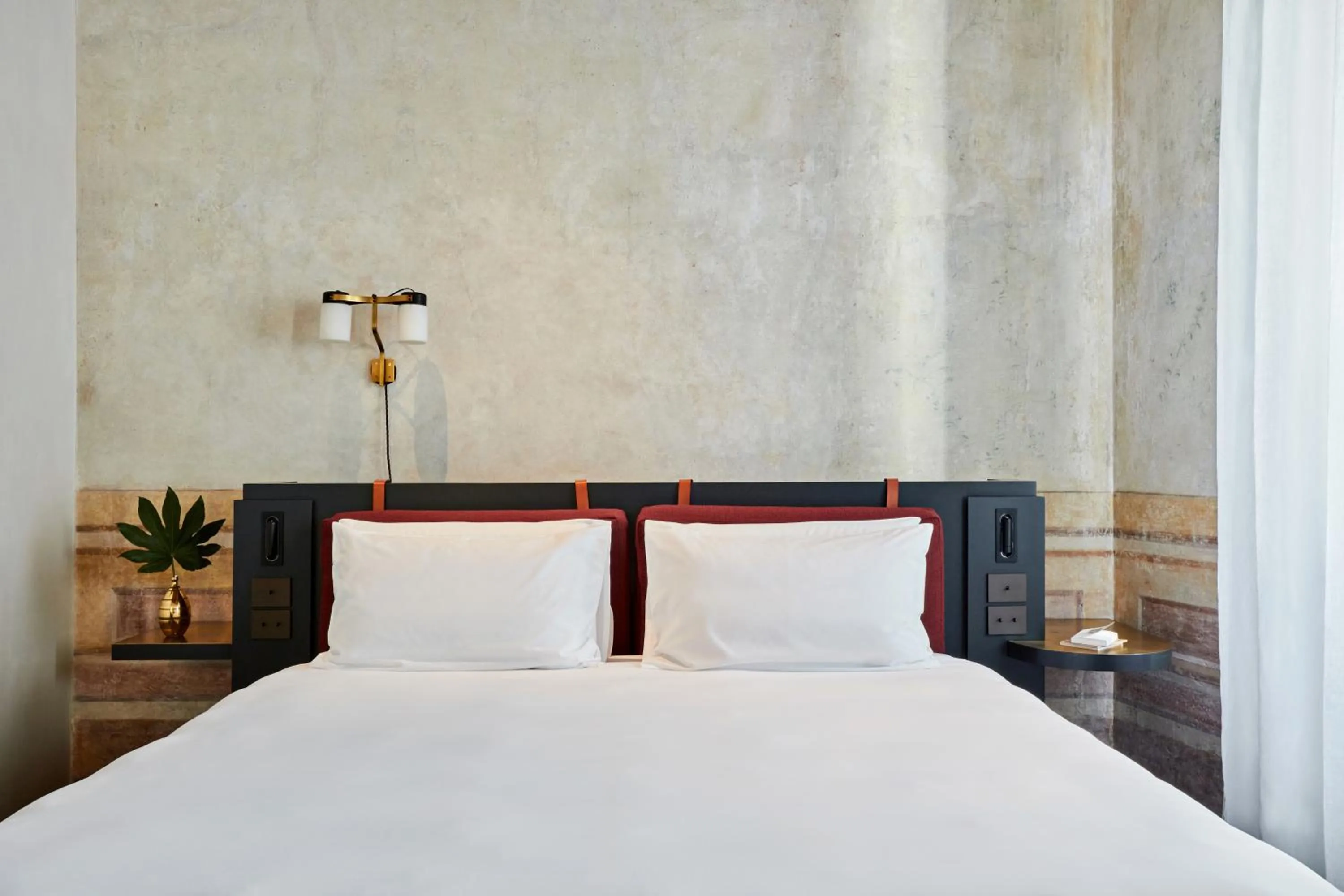 Bed in Palazzo Petrvs