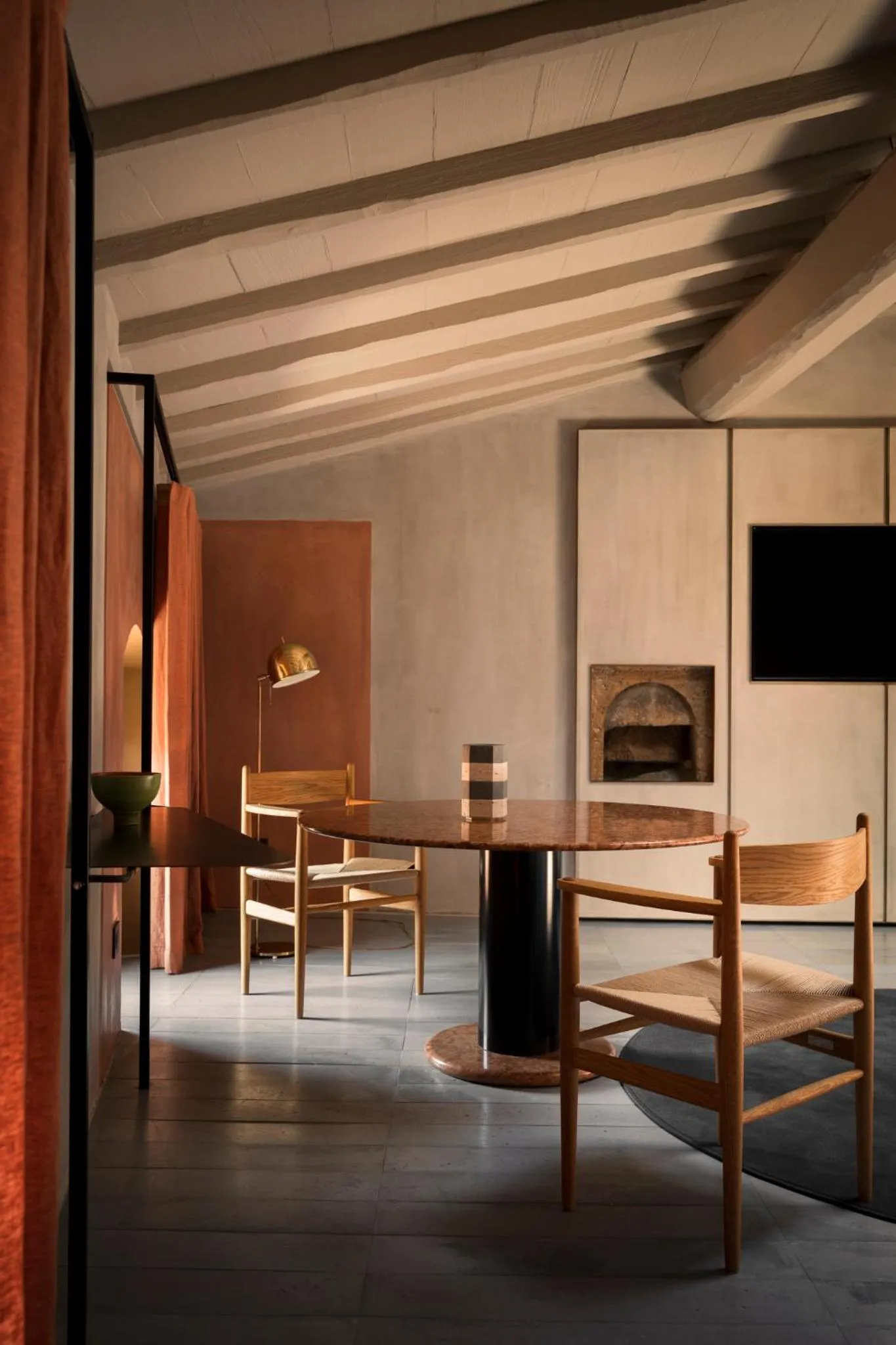 Seating area in Palazzo Petrvs