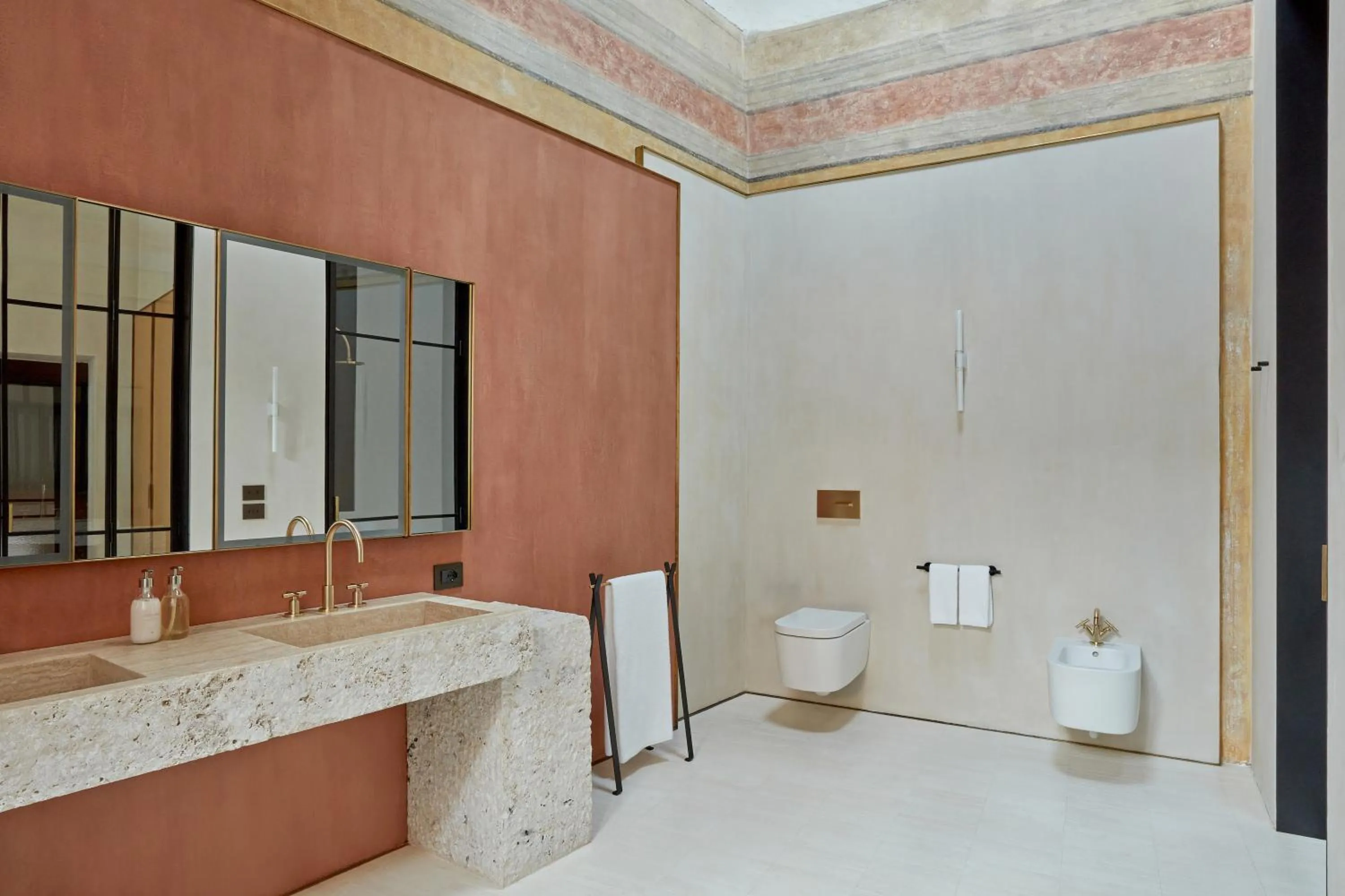 Bathroom in Palazzo Petrvs