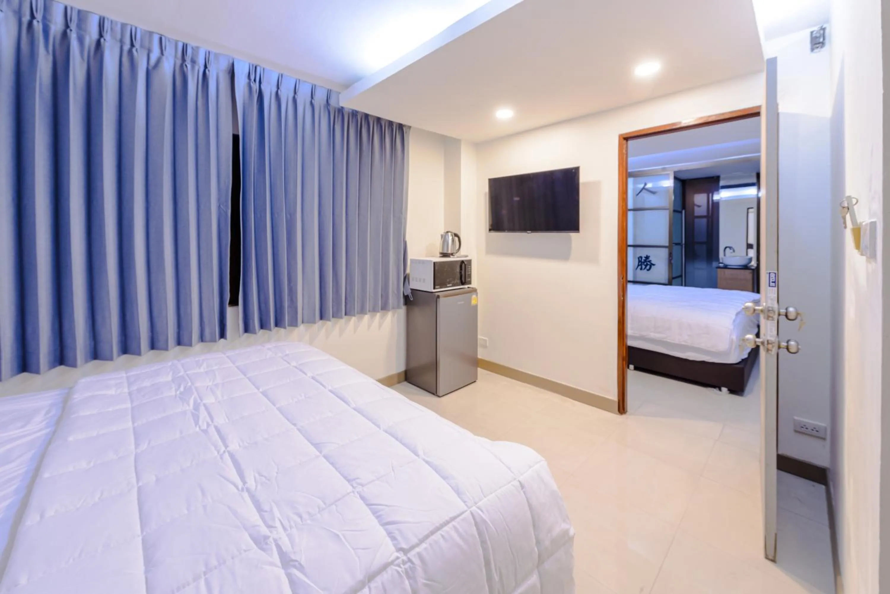 View (from property/room), Bed in Pasadena Lodge