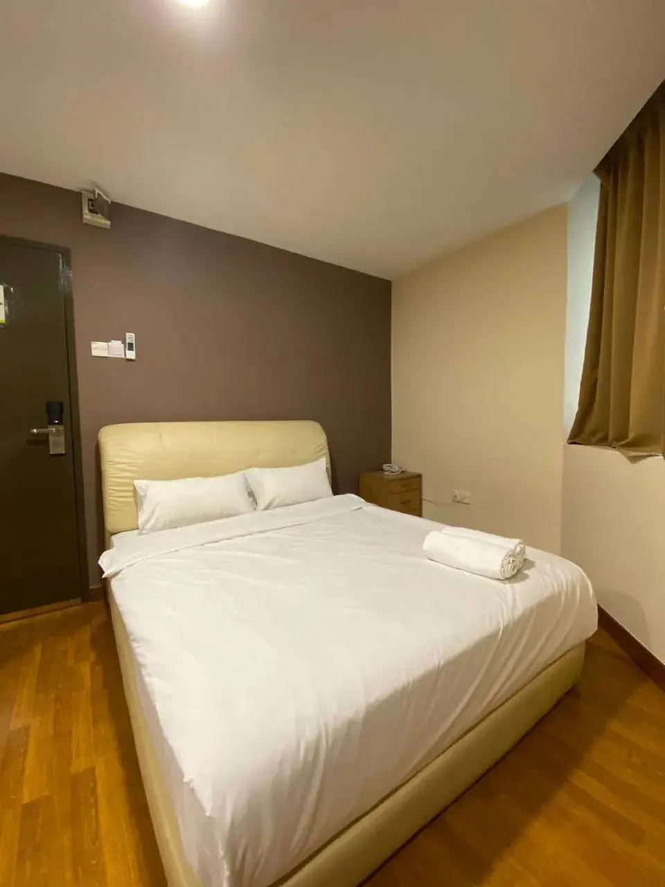 Deluxe Queen Room in Hotel Ambassador @ Bukit Bintang Deluxe Queen Room in Hotel Ambassador @ Bukit Bintang