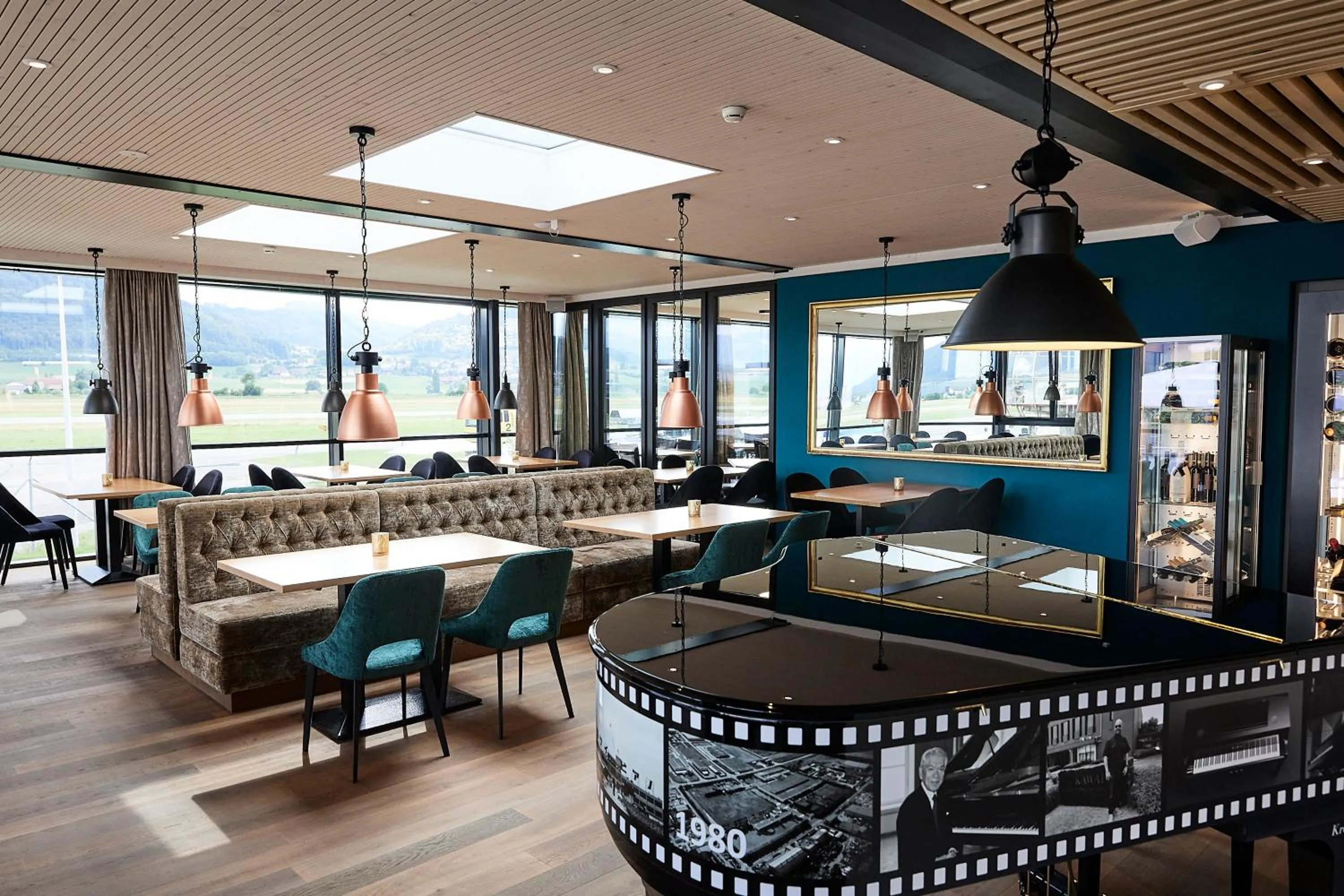 Restaurant/places to eat in AMANTE Hotel