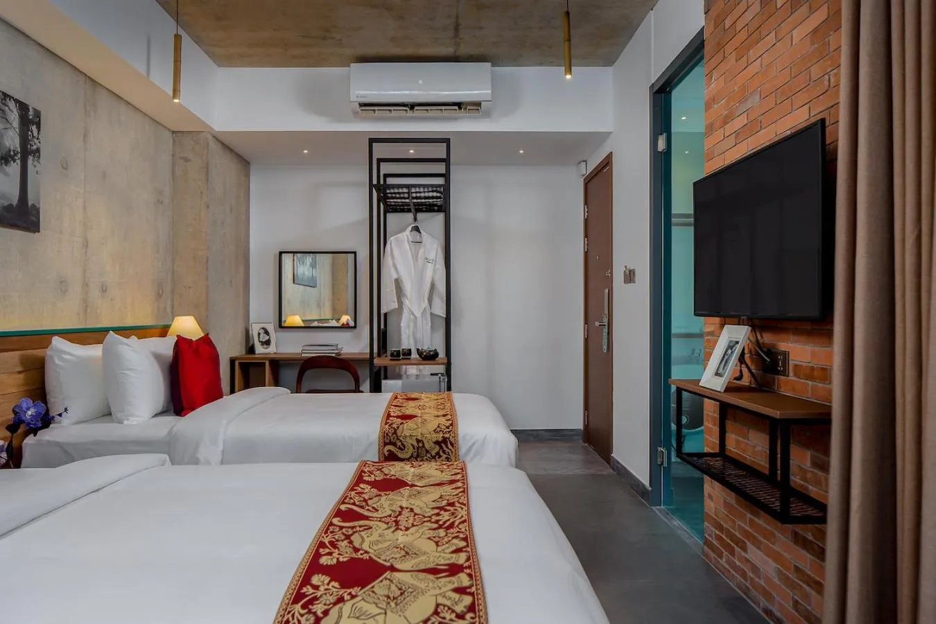 Photo of the whole room, Bed in CHECK inn Phnom Penh Royal Palace