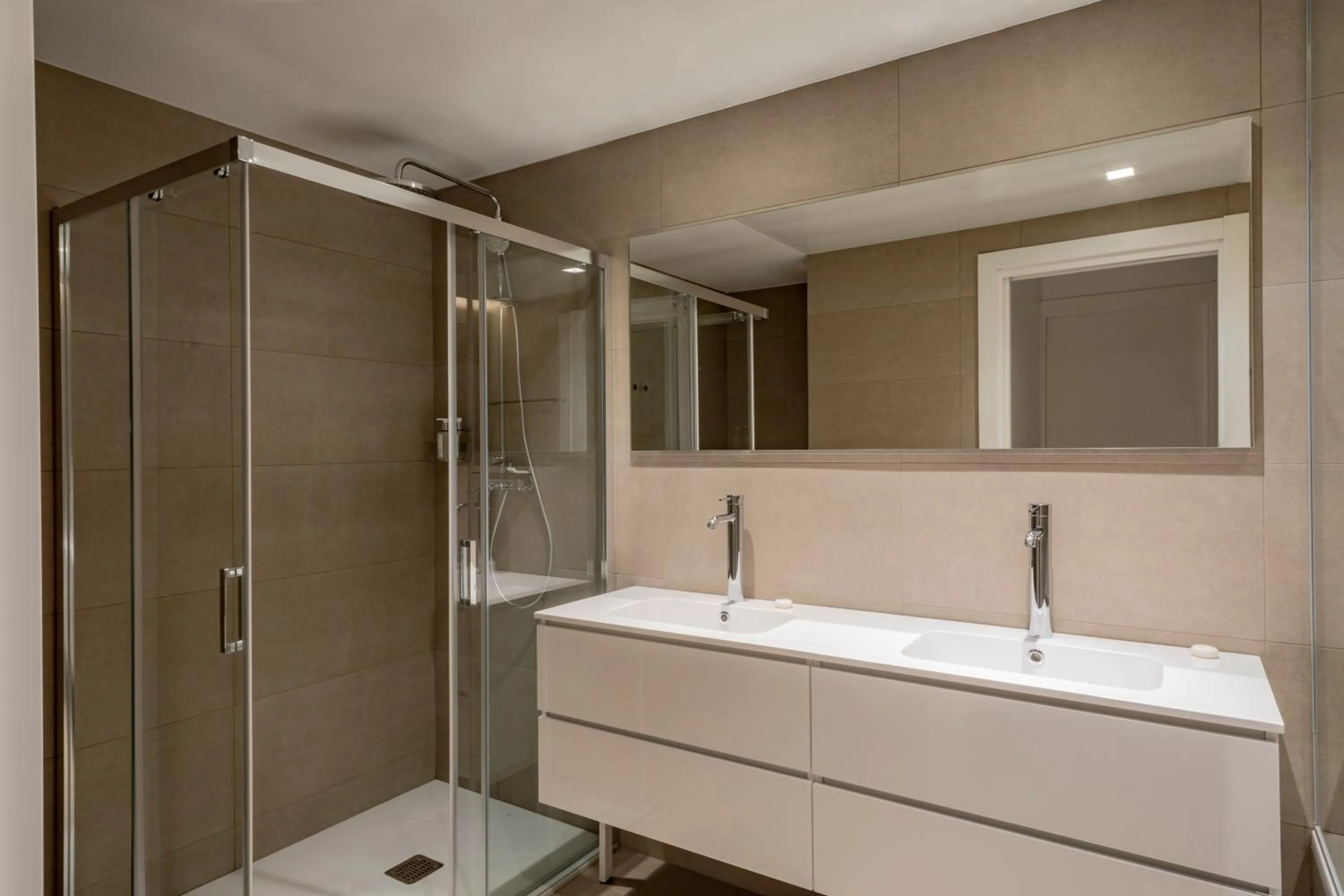 Bathroom in Europa Apartments