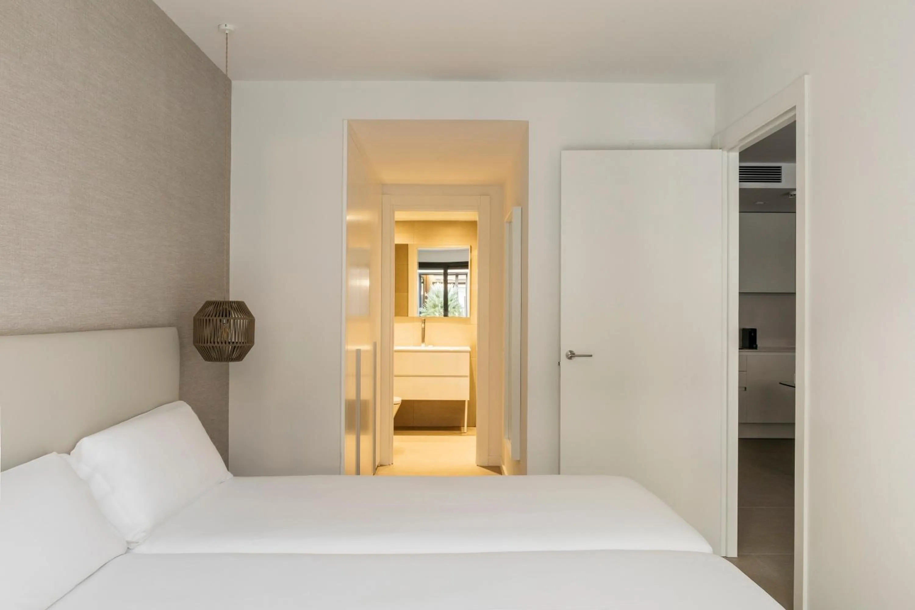 Bedroom, Bed in Europa Apartments