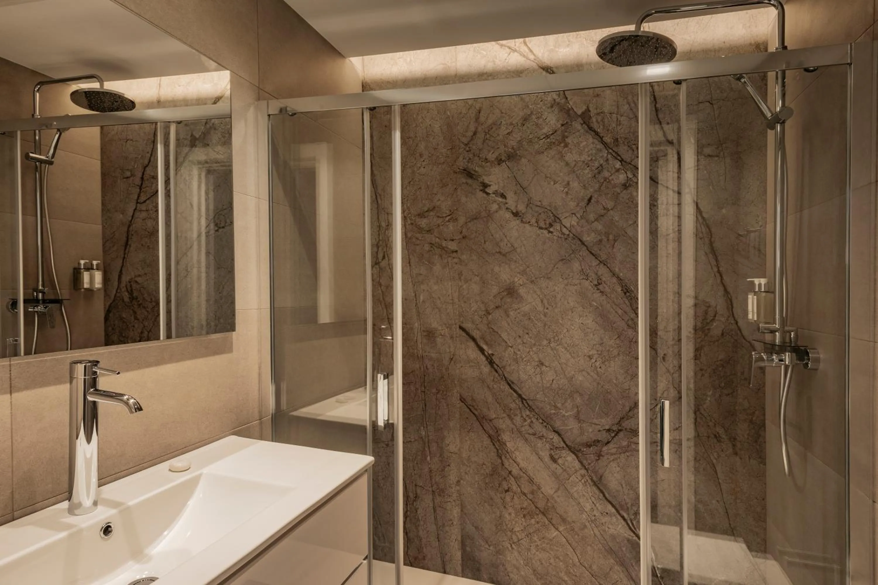 Bathroom in Europa Apartments