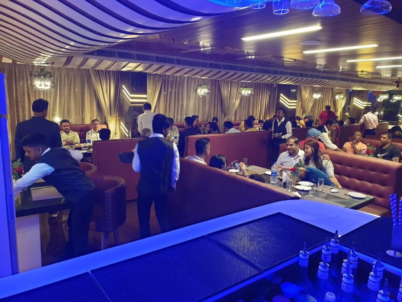 Restaurant/places to eat in HOTEL SUNCITY PALACE