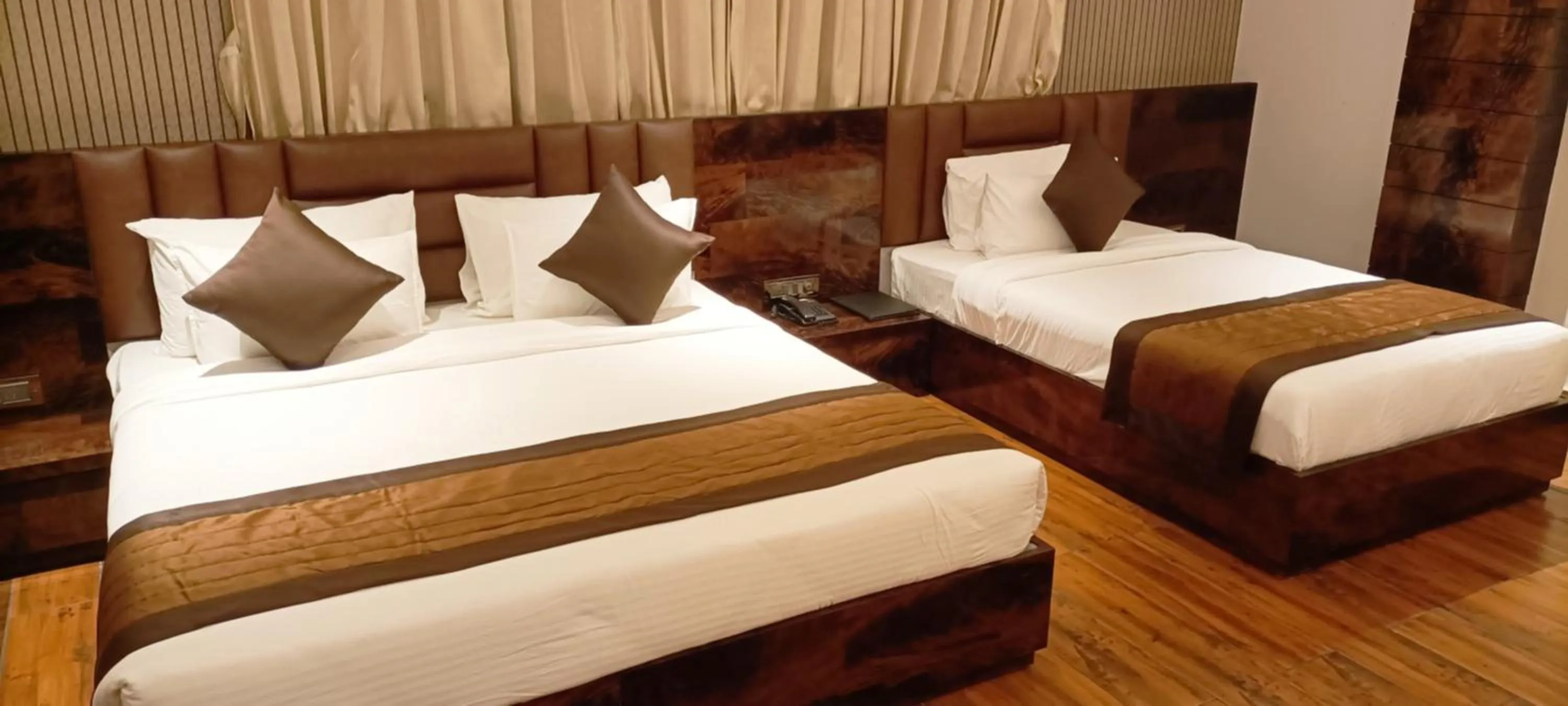 Bed in HOTEL SUNCITY PALACE