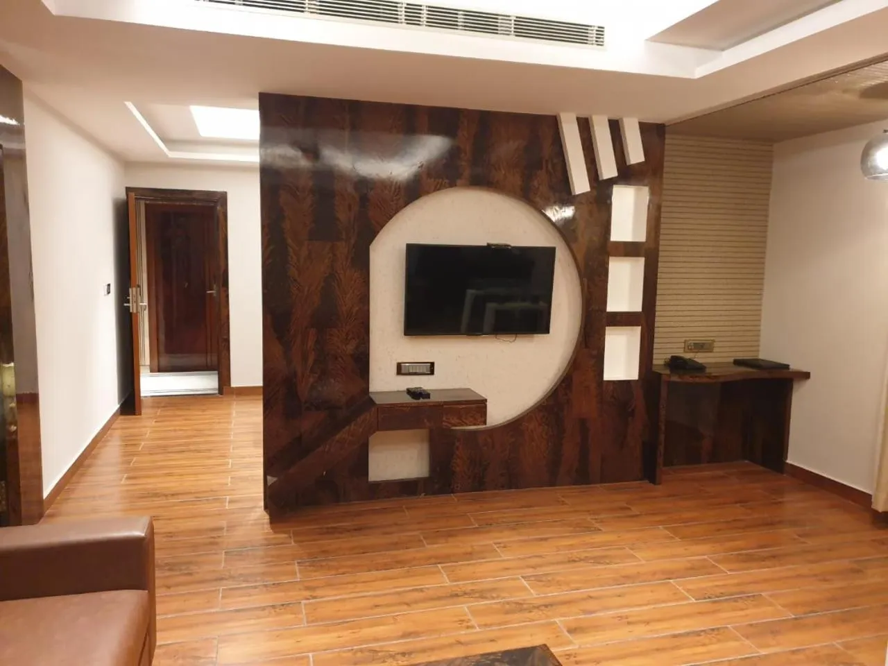 TV and multimedia in HOTEL SUNCITY PALACE