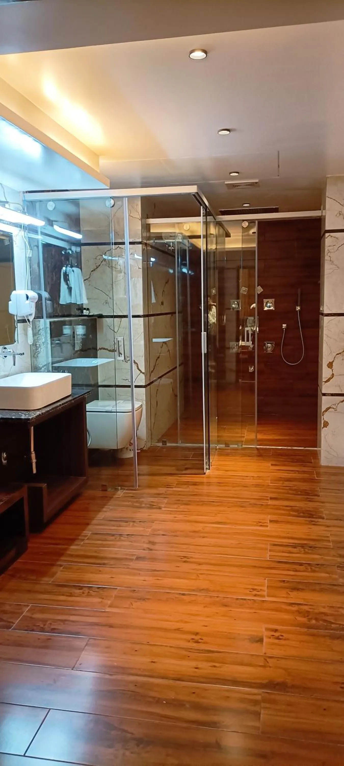 Bathroom in HOTEL SUNCITY PALACE